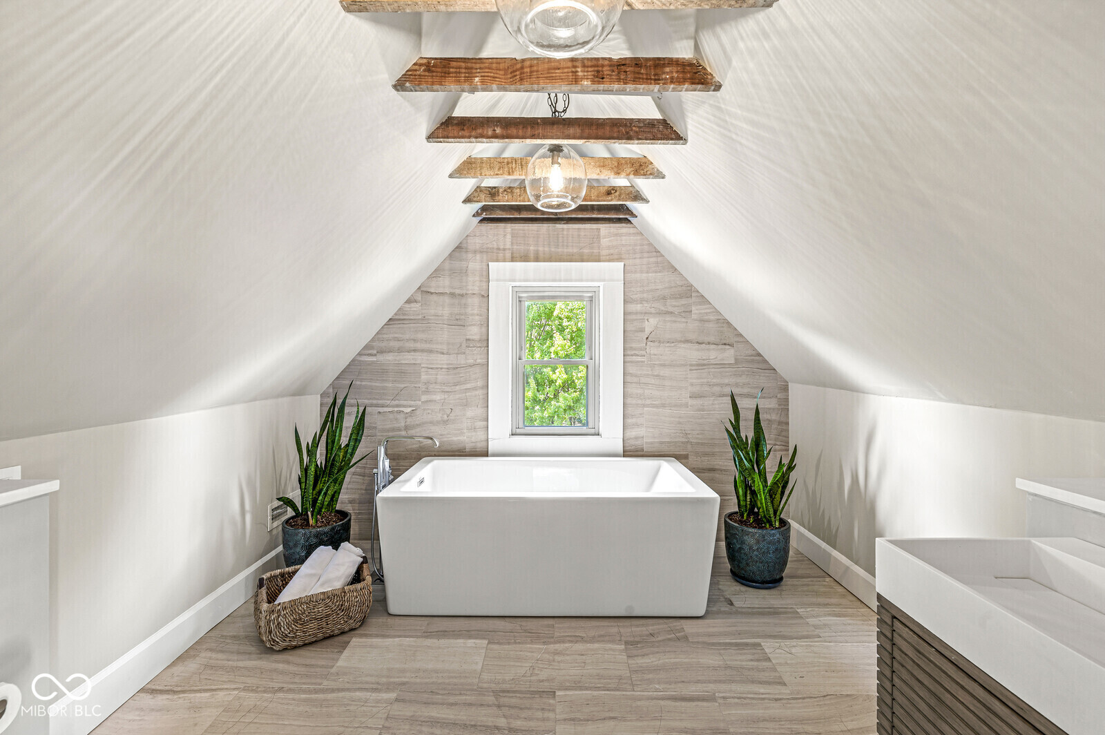 4519 N Meridian Street