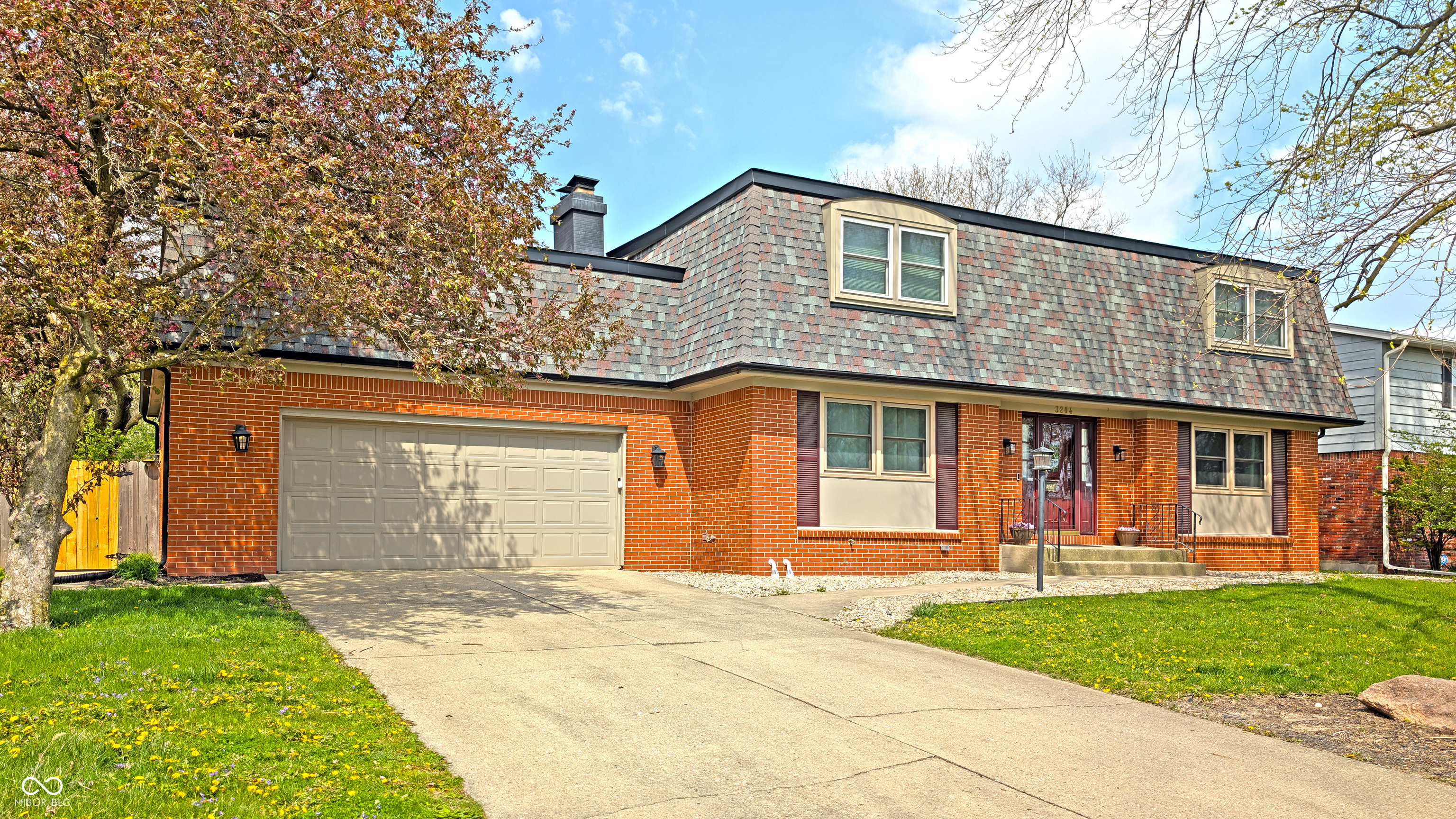 3204 W Twickingham Drive