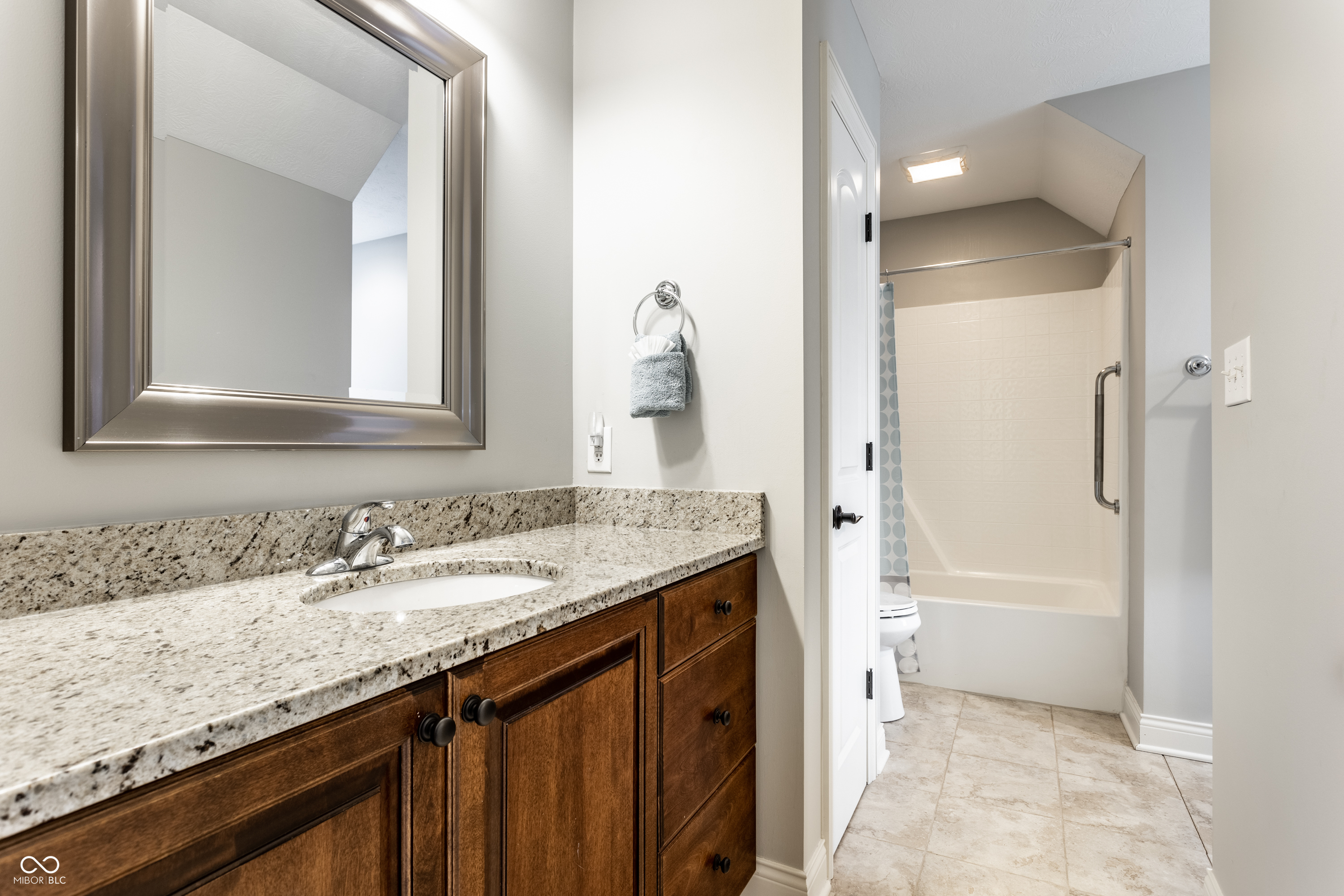 13002 Deerstyne Green Street