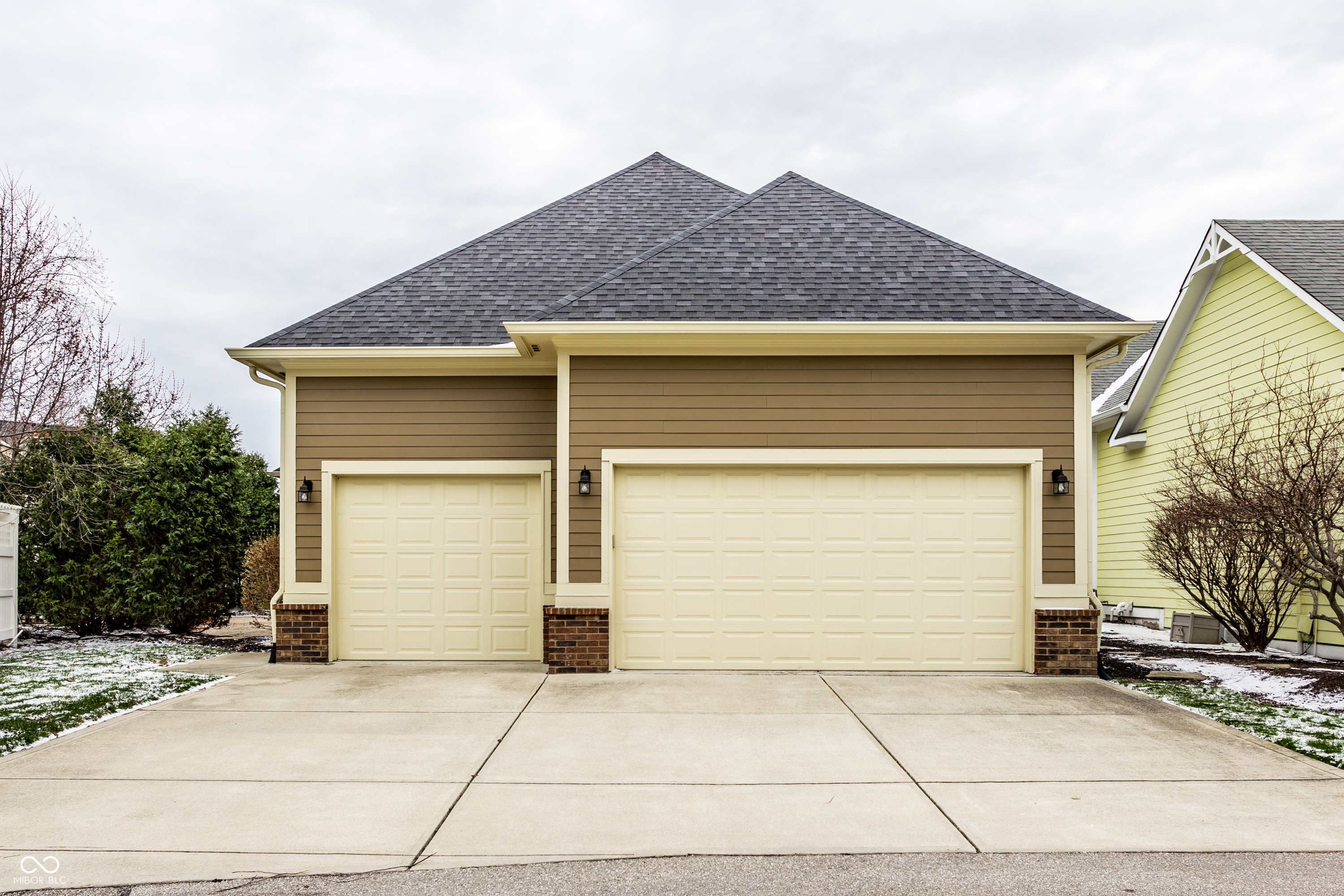 13002 Deerstyne Green Street