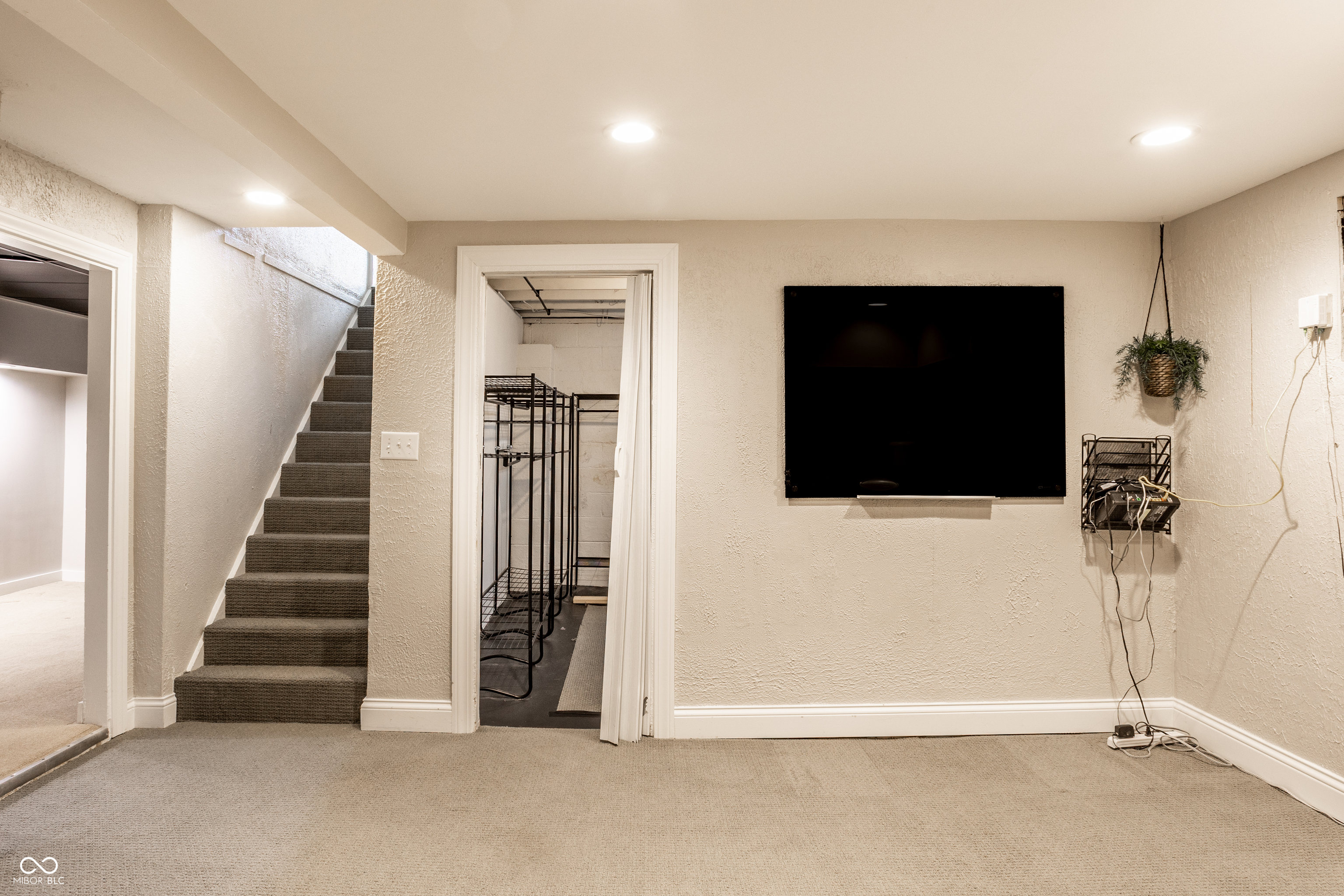 5857 Kingsley Drive
