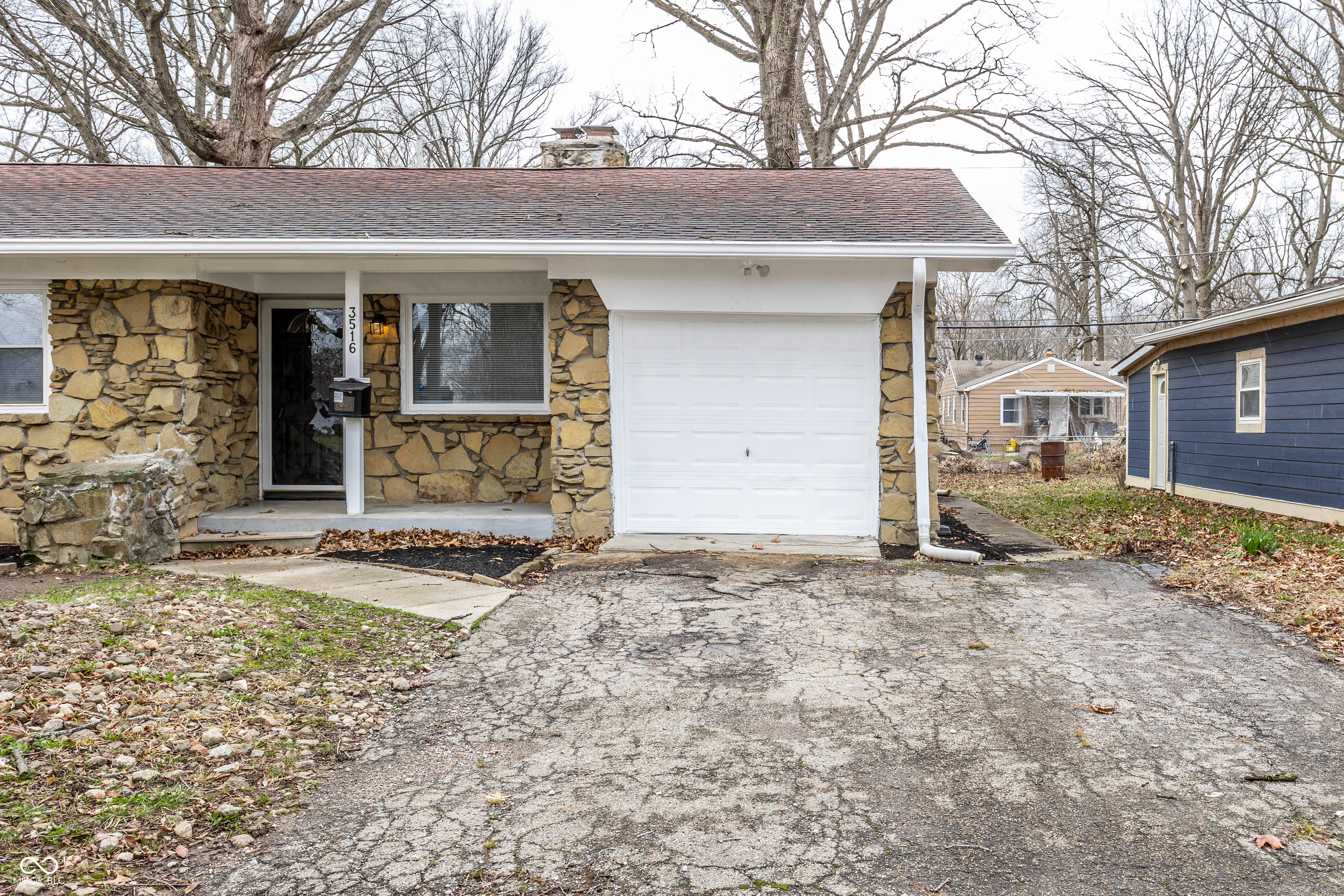 3516 N Richardt Avenue