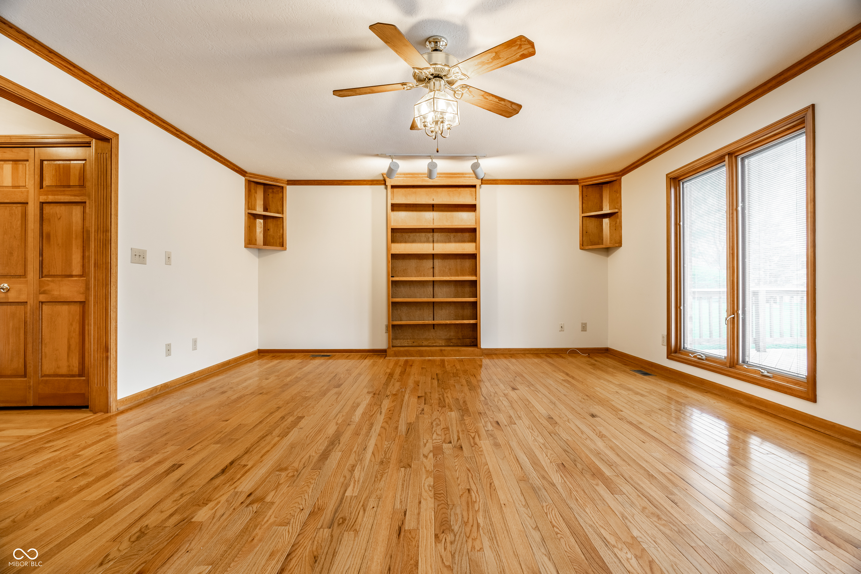 10304 Fallen Oak Drive