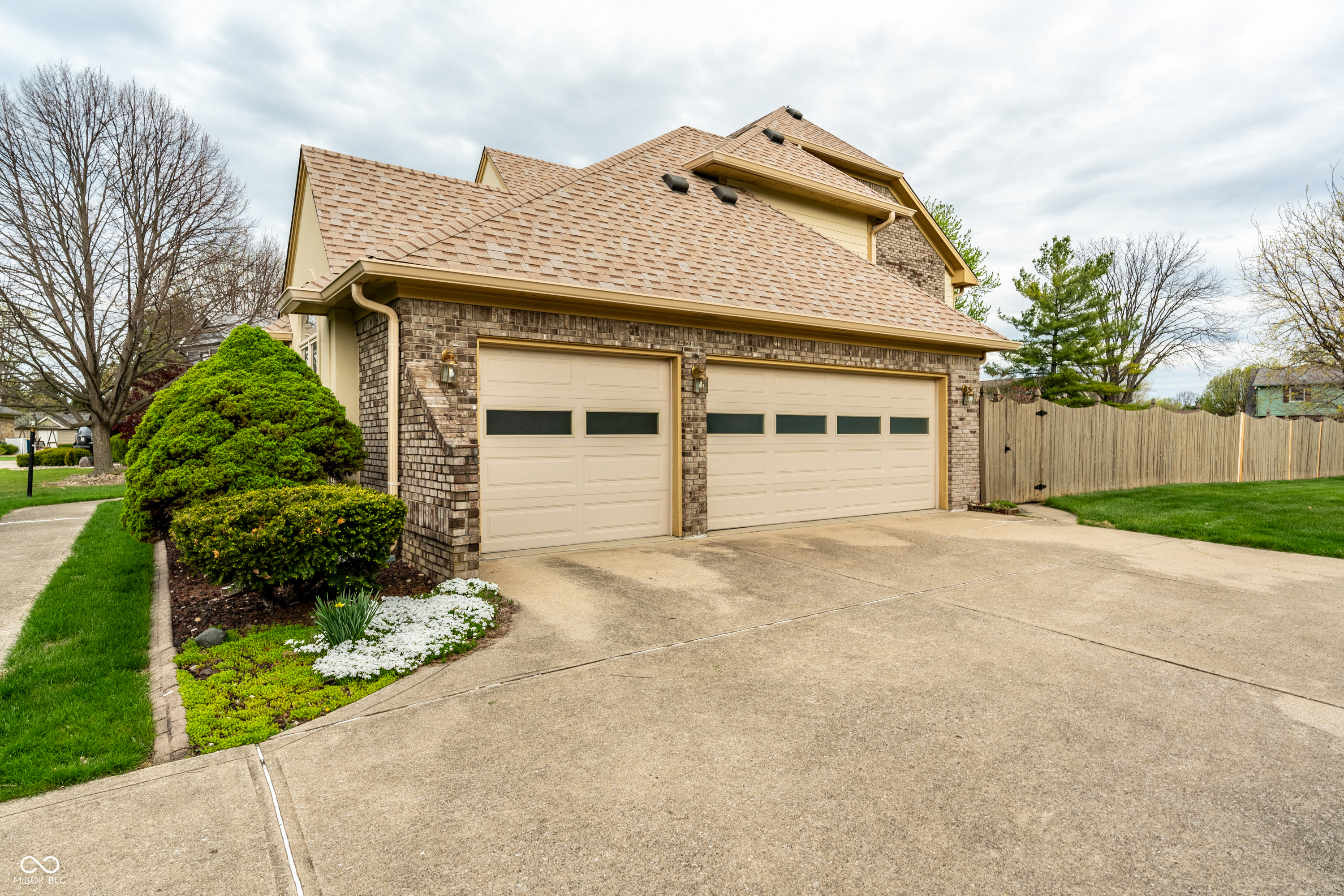 10304 Fallen Oak Drive