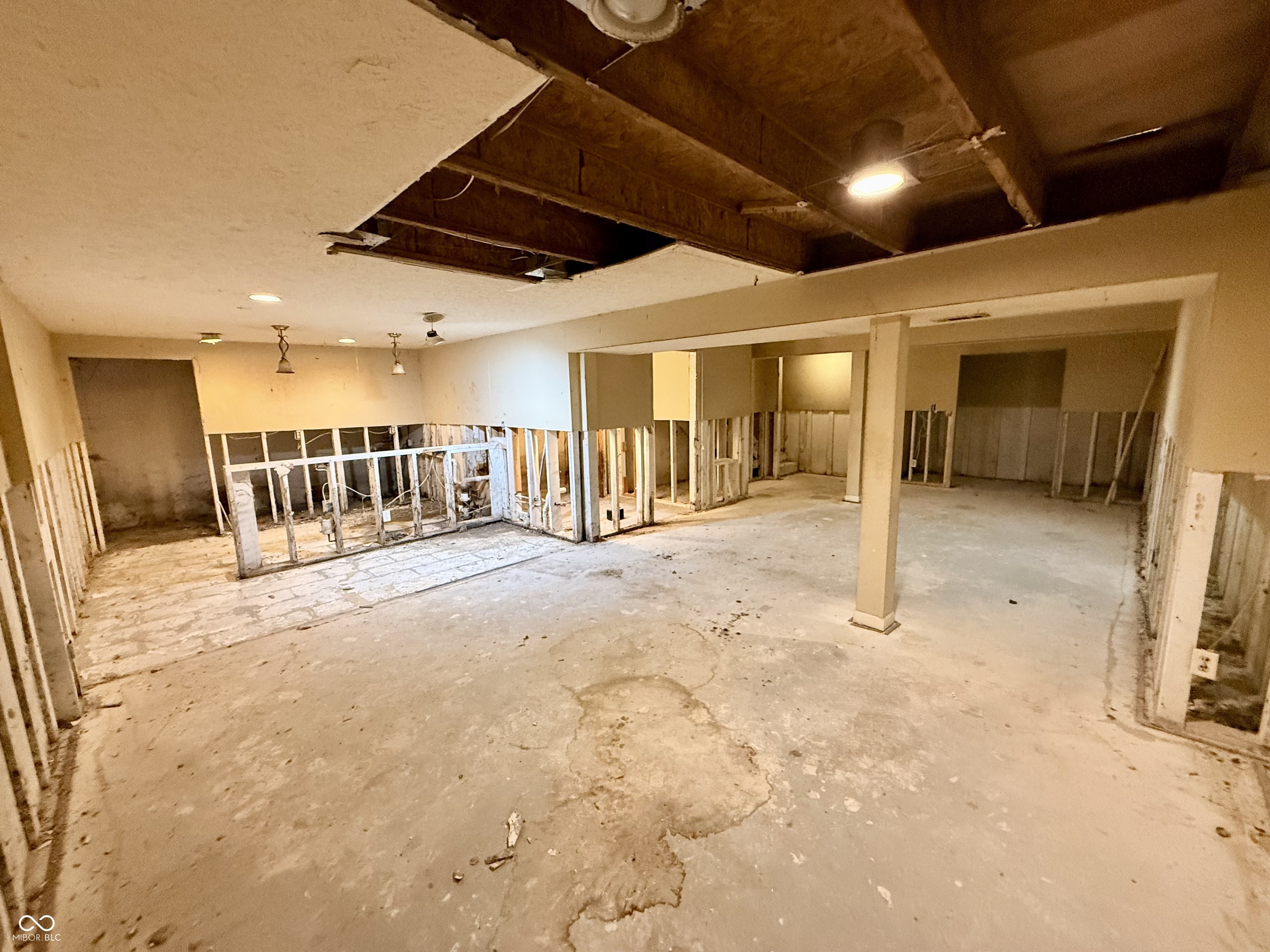 12409 Crystal Pointe Circle