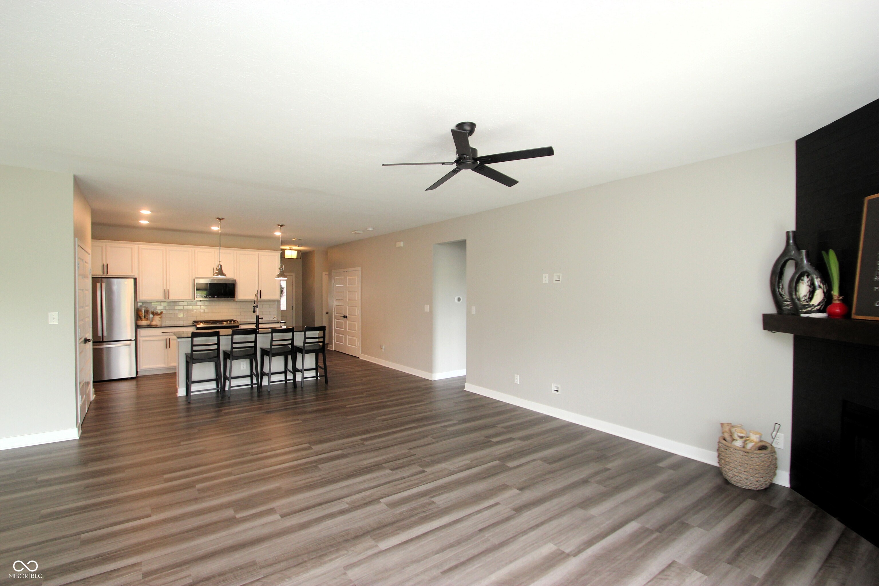 6583 Apperson Drive
