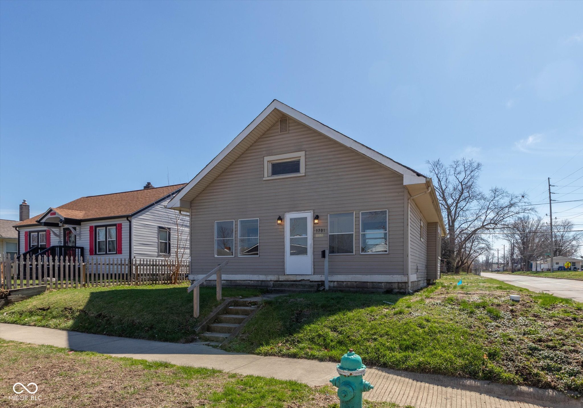 1701 E Kelly Street