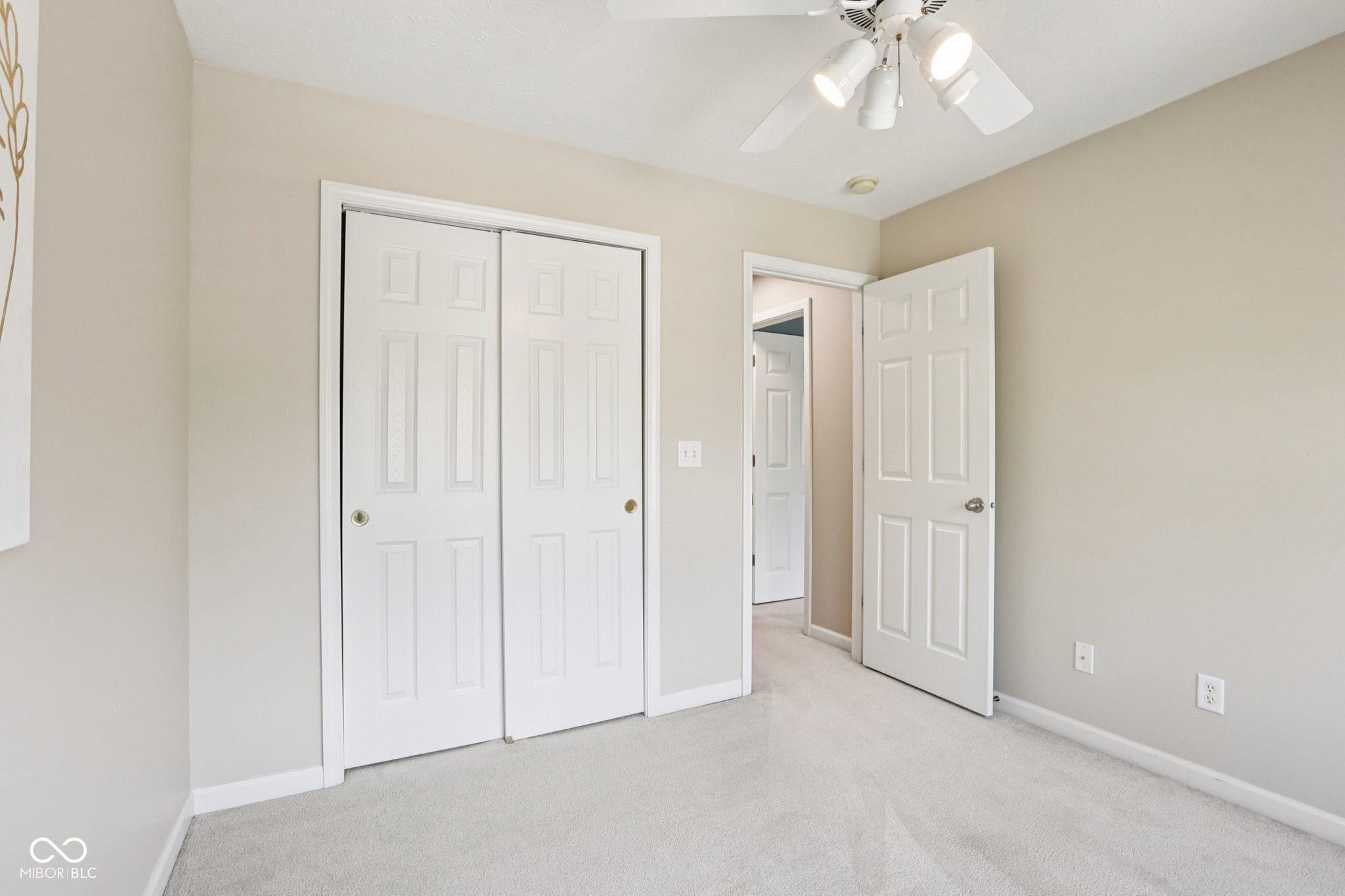 9195 N Coral Reef Road