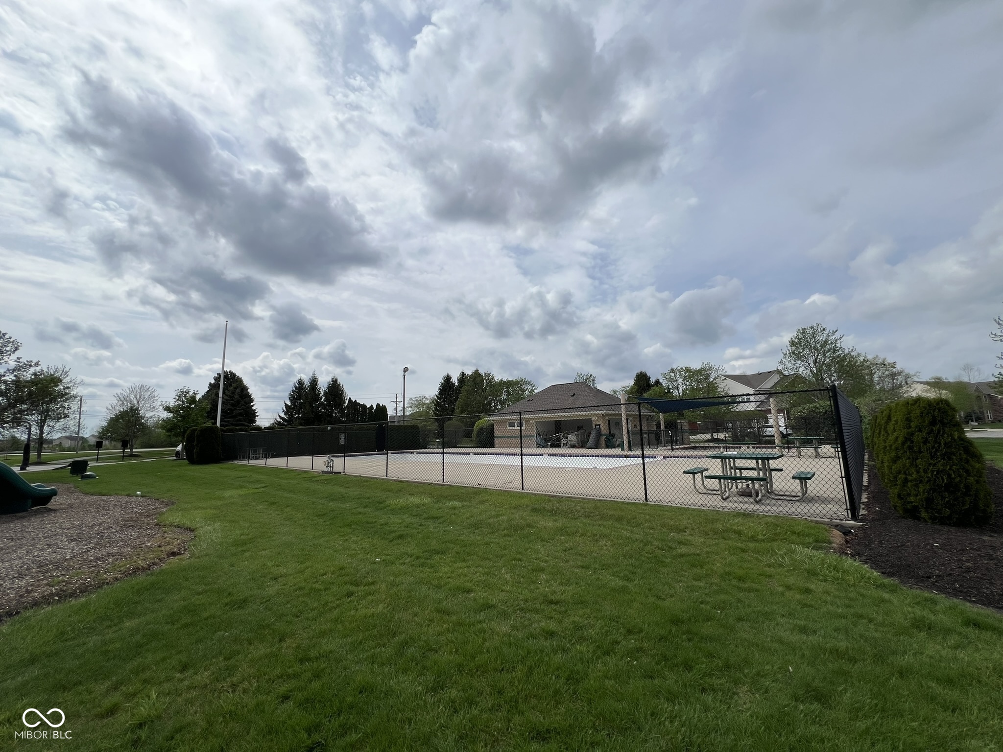 9195 N Coral Reef Road