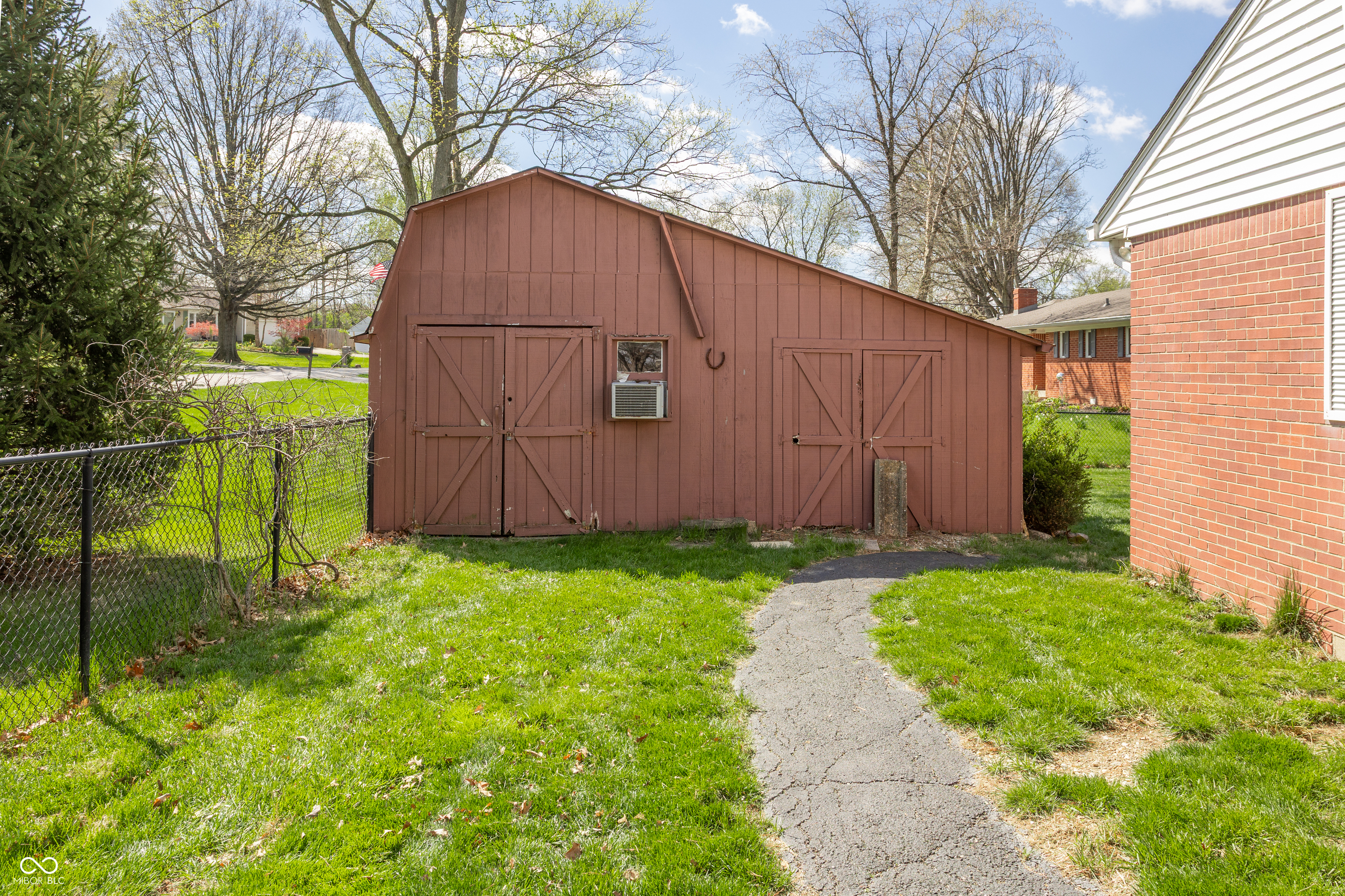 4757 E 64th Street E