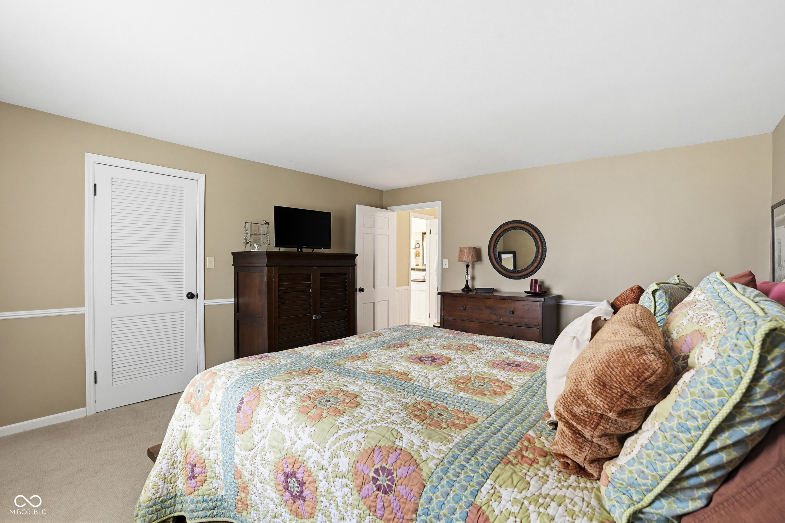 695 W 77th Street South Drive