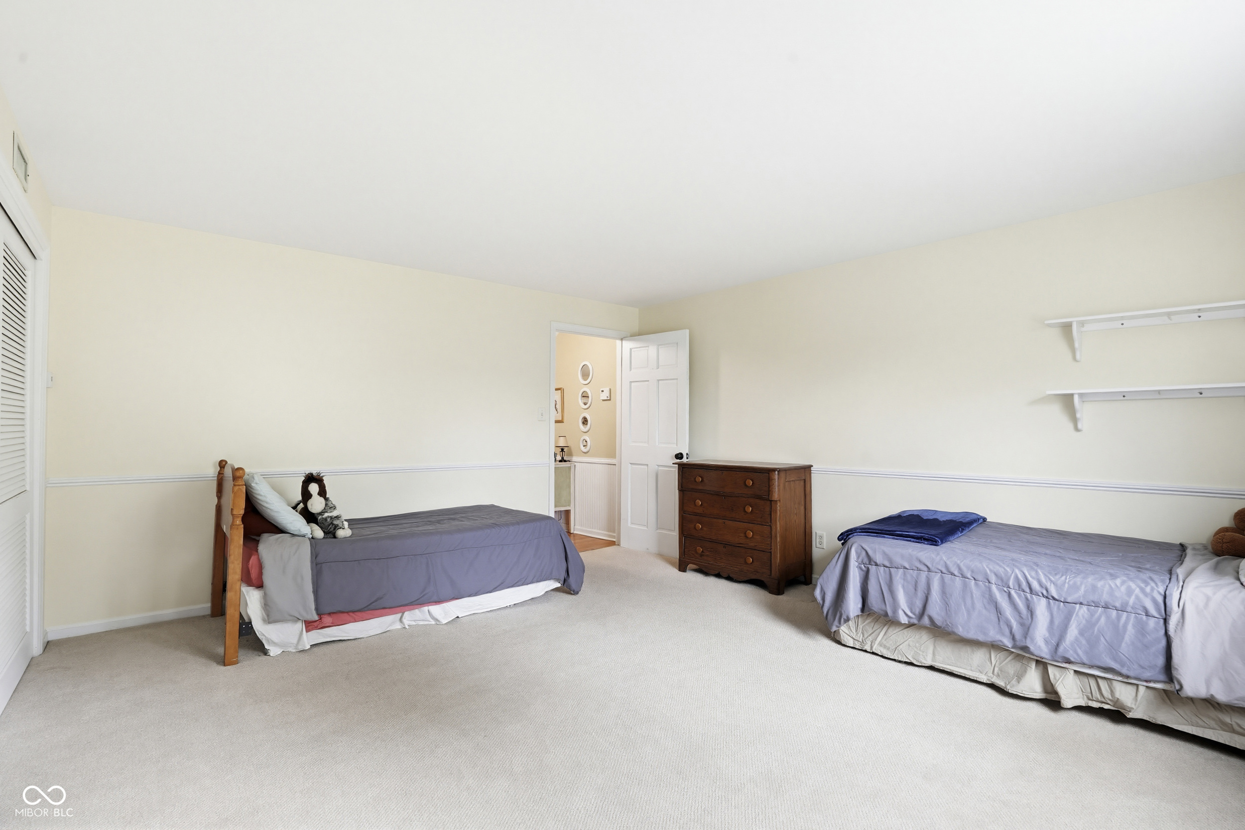 695 W 77th Street South Drive