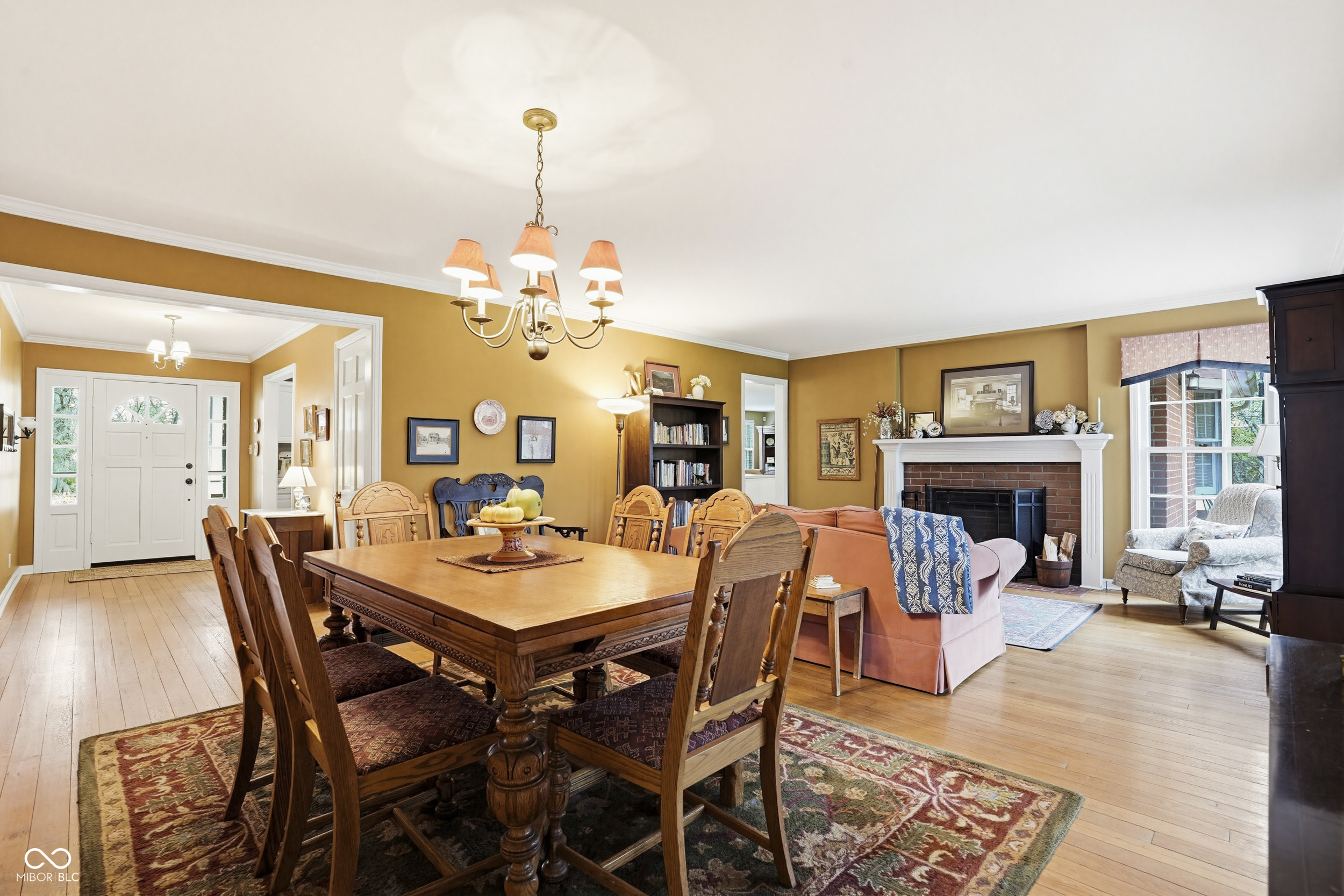 695 W 77th Street South Drive