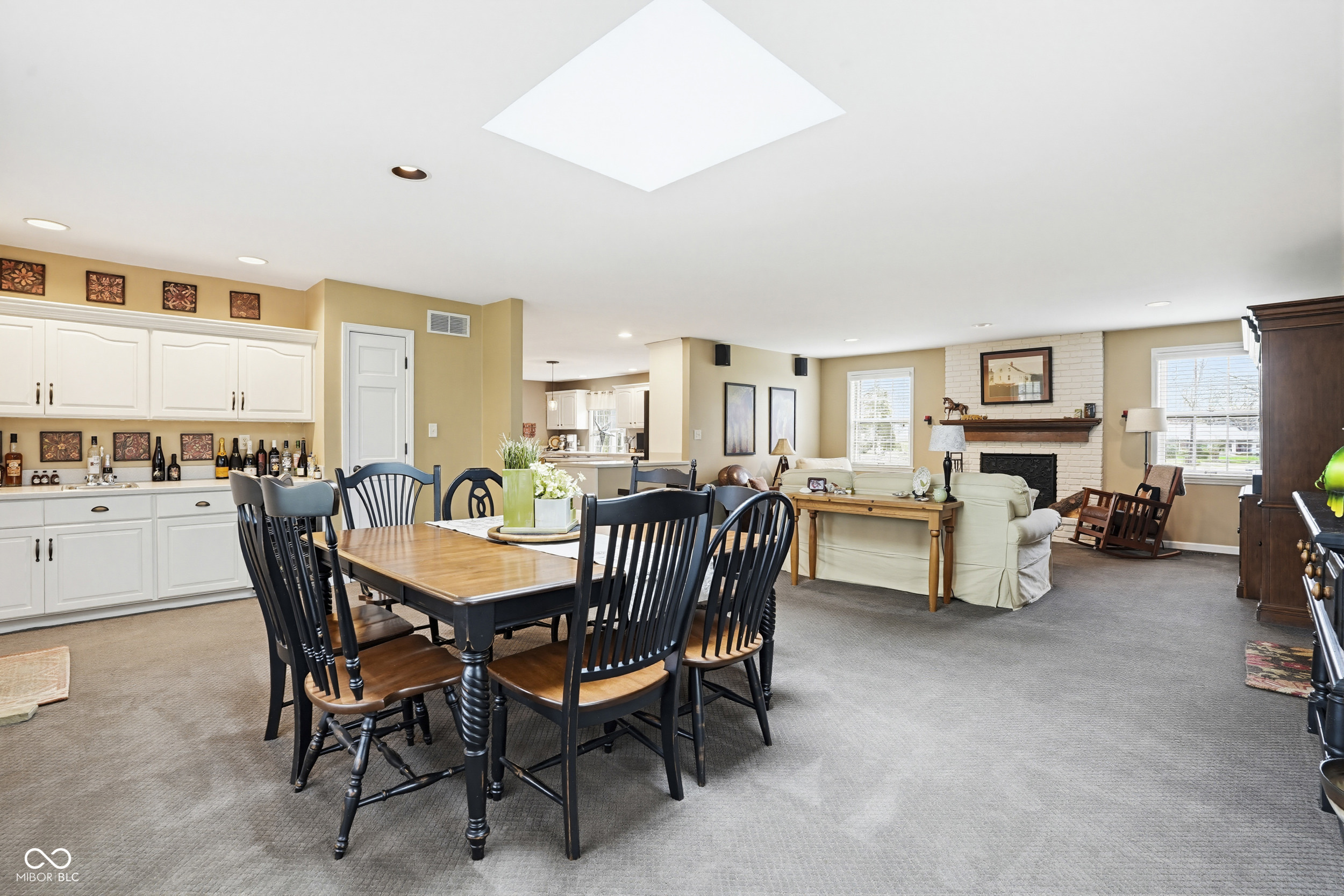 695 W 77th Street South Drive