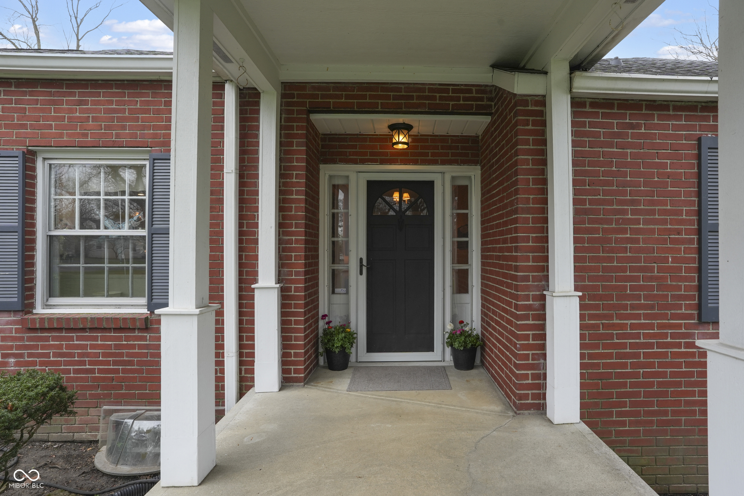 695 W 77th Street South Drive