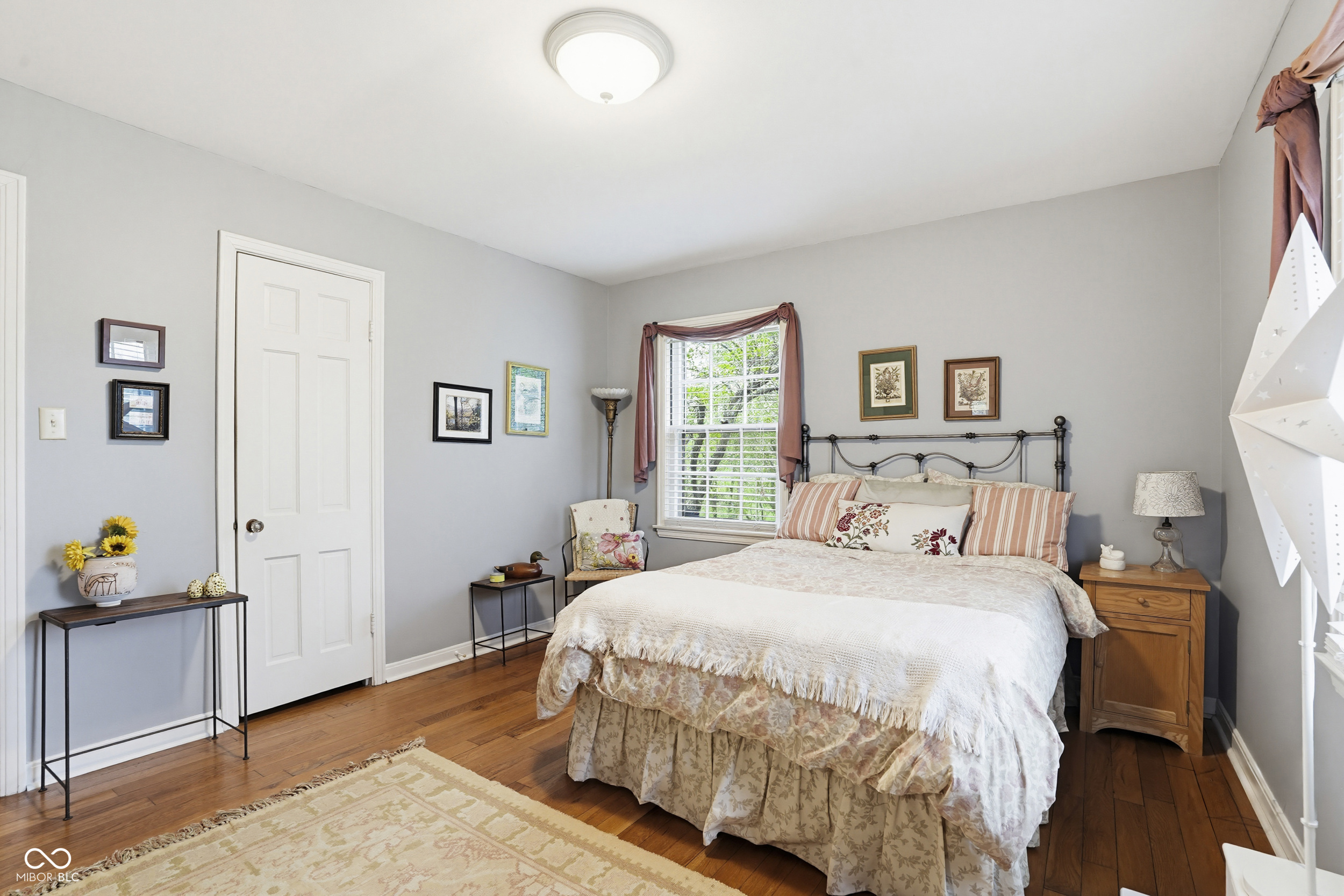 695 W 77th Street South Drive