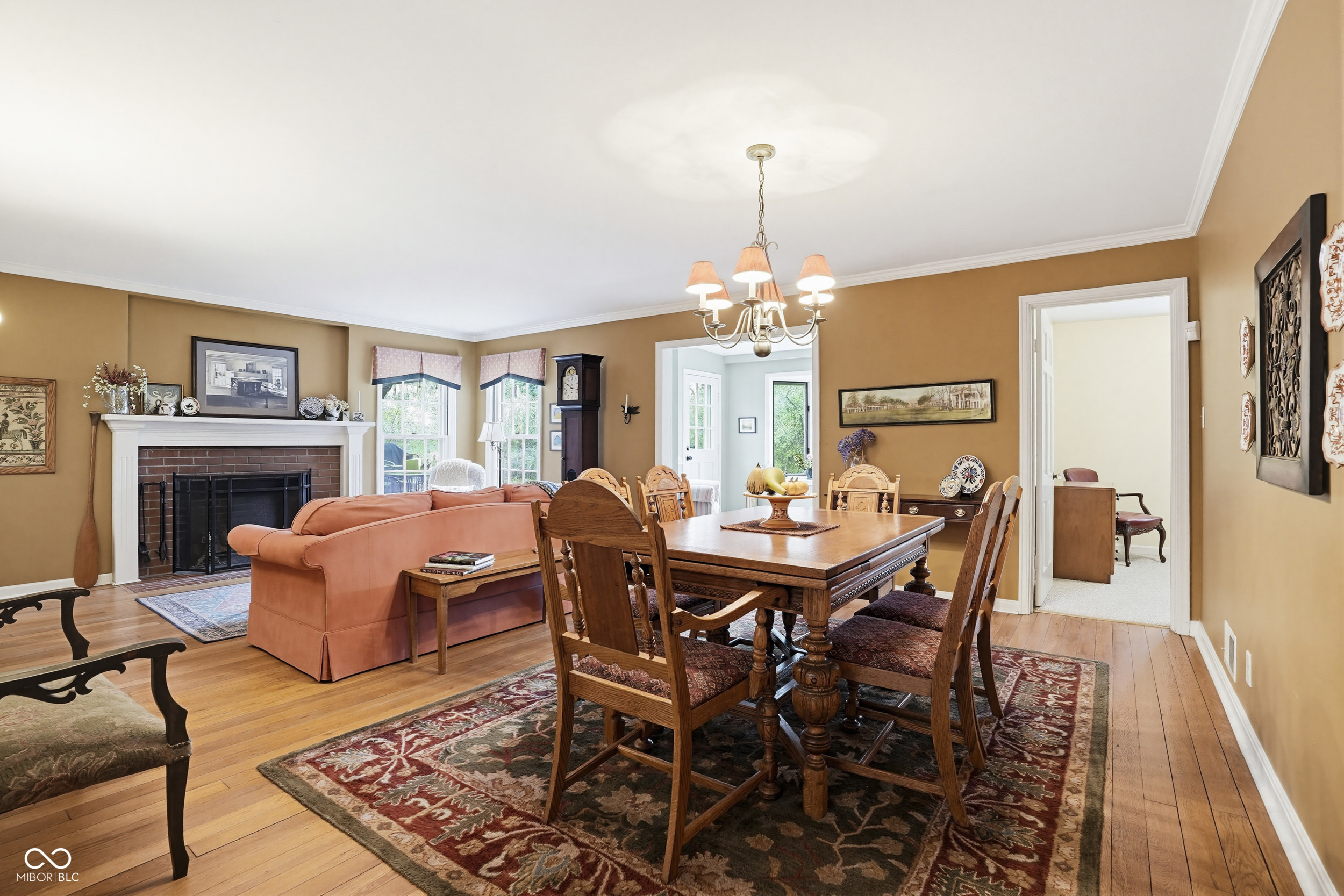 695 W 77th Street South Drive