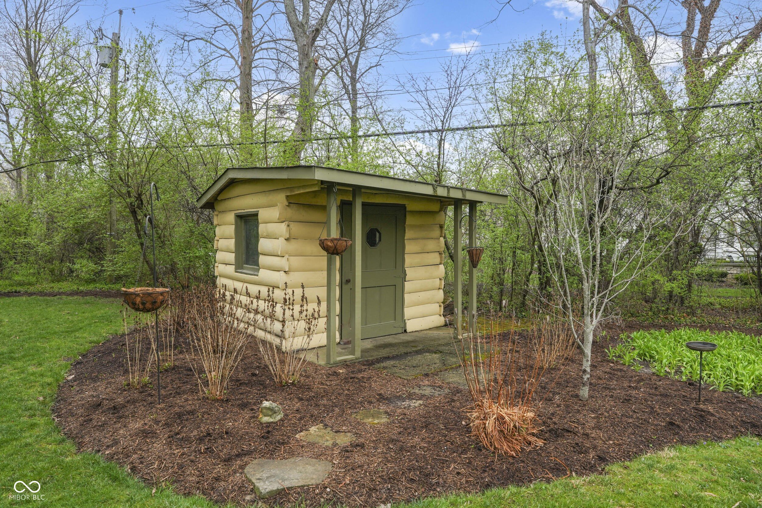 695 W 77th Street South Drive