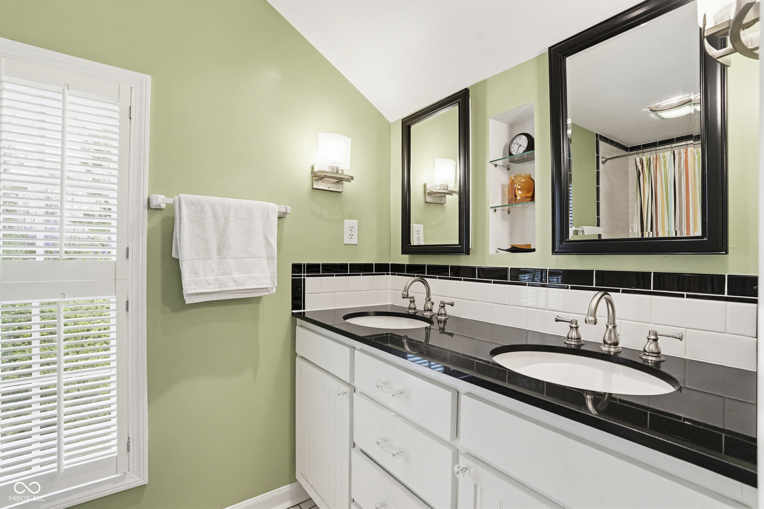 695 W 77th Street South Drive