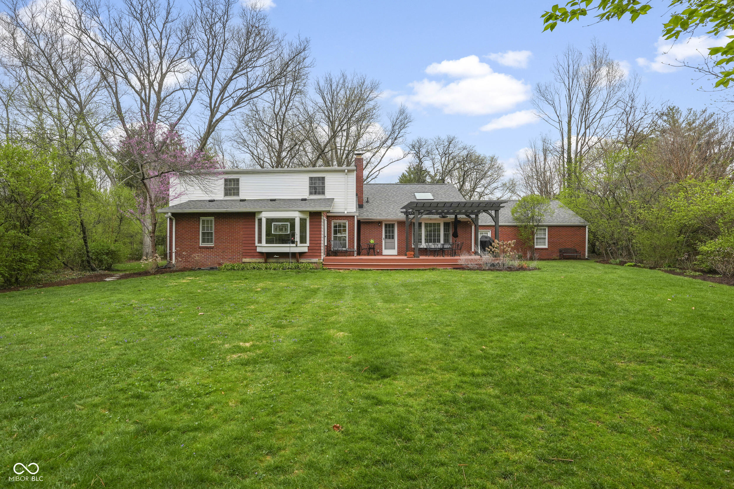 695 W 77th Street South Drive