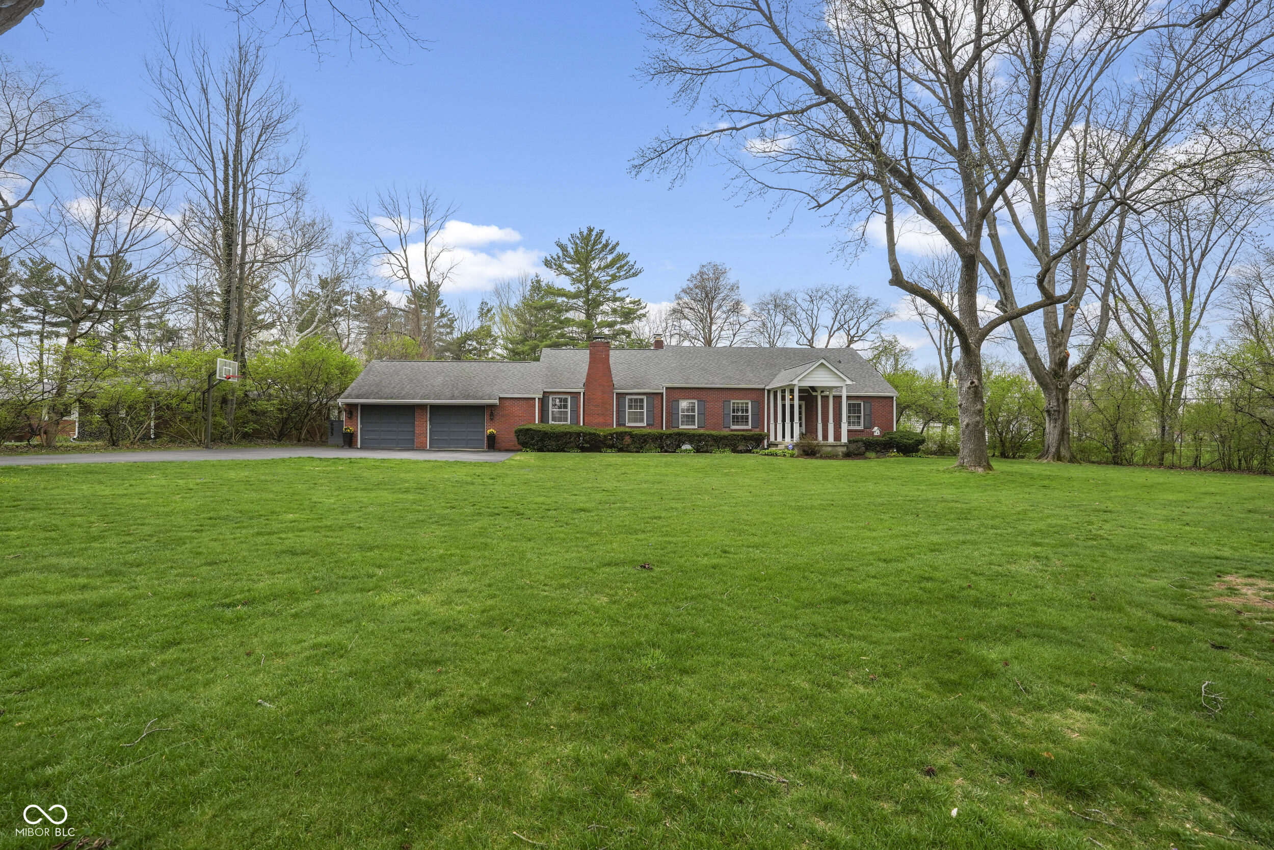 695 W 77th Street South Drive