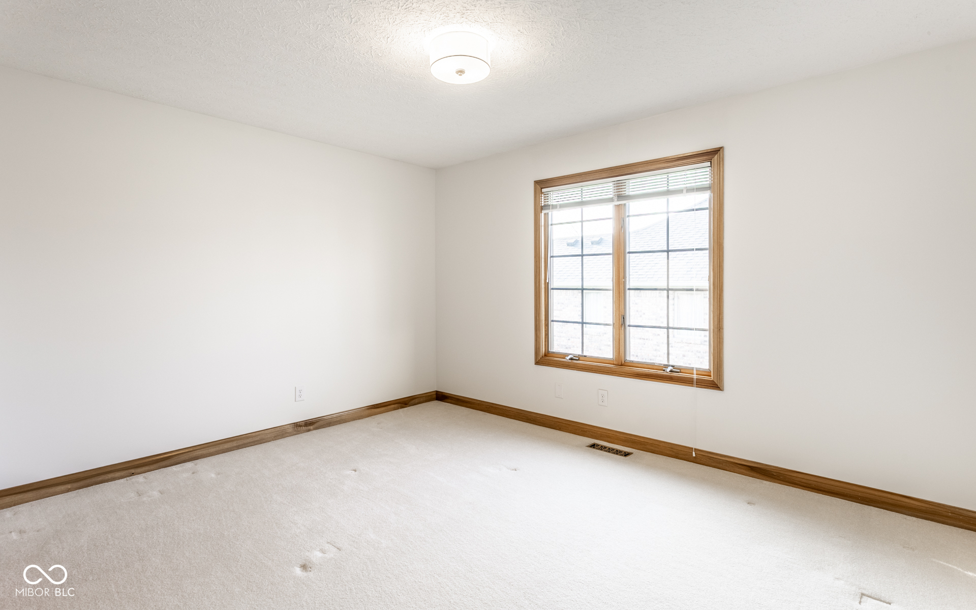 7025 Hunters Ridge Drive