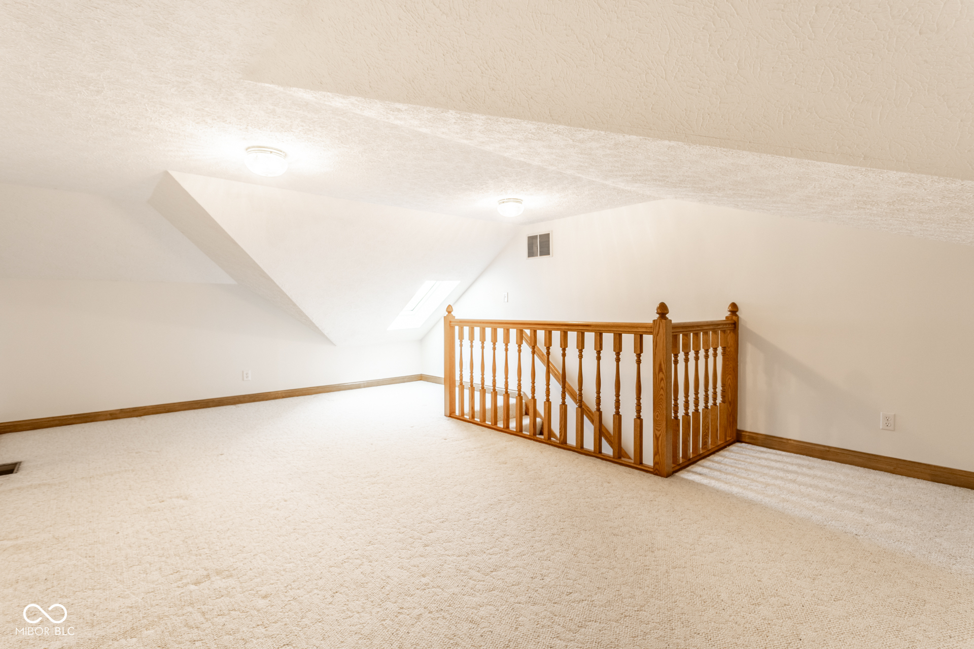 7025 Hunters Ridge Drive