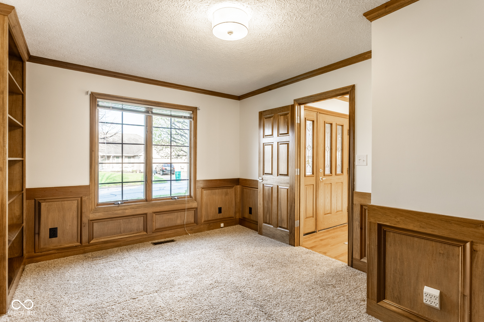 7025 Hunters Ridge Drive