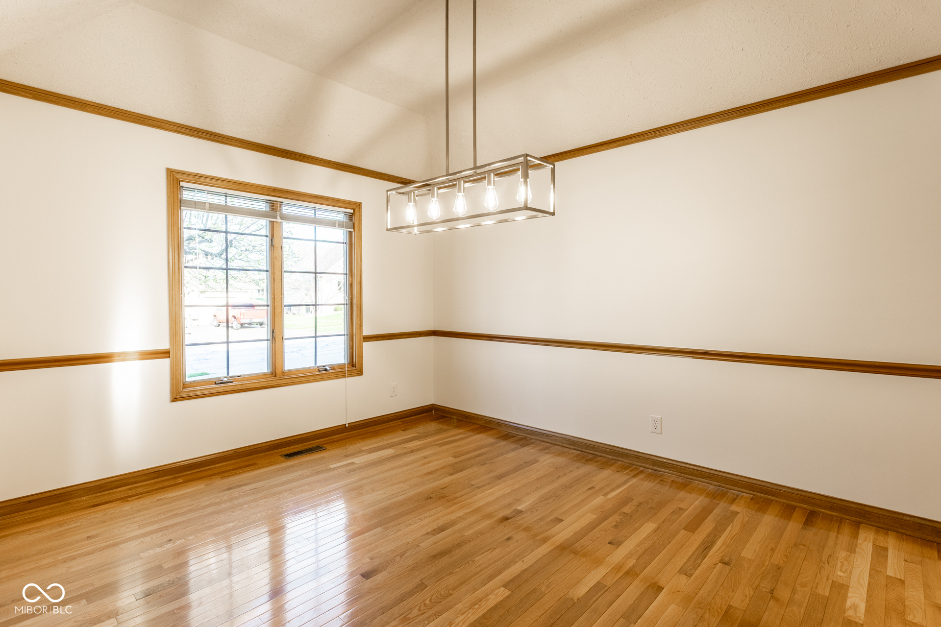 7025 Hunters Ridge Drive