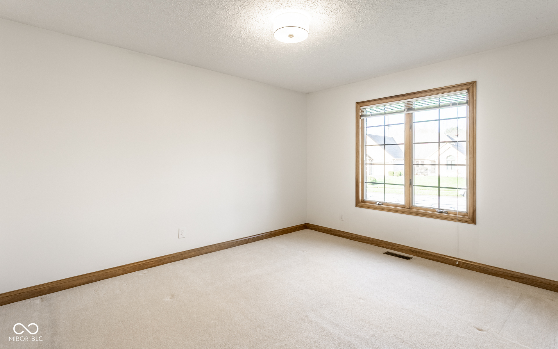 7025 Hunters Ridge Drive