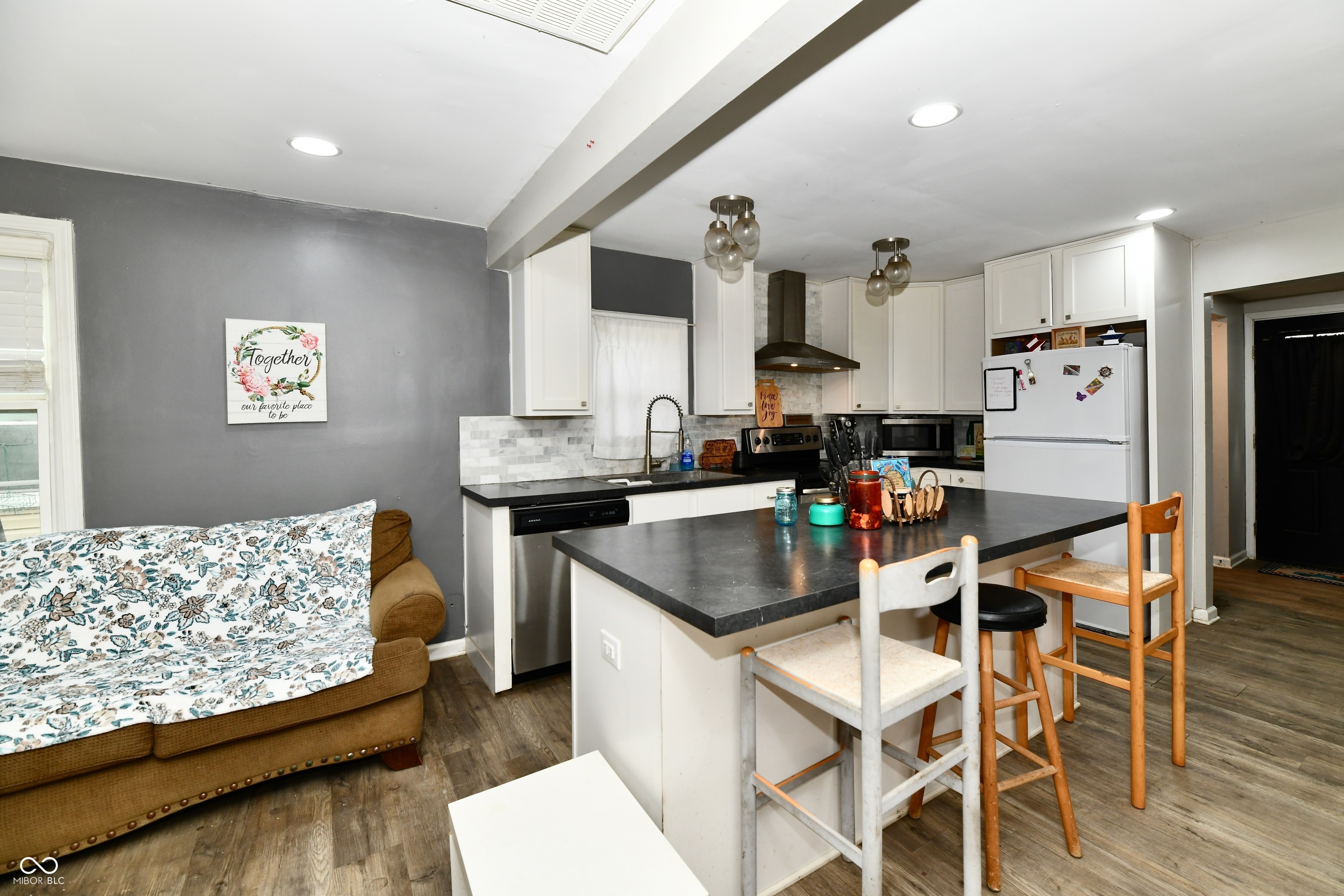 4444 Kingsley Drive
