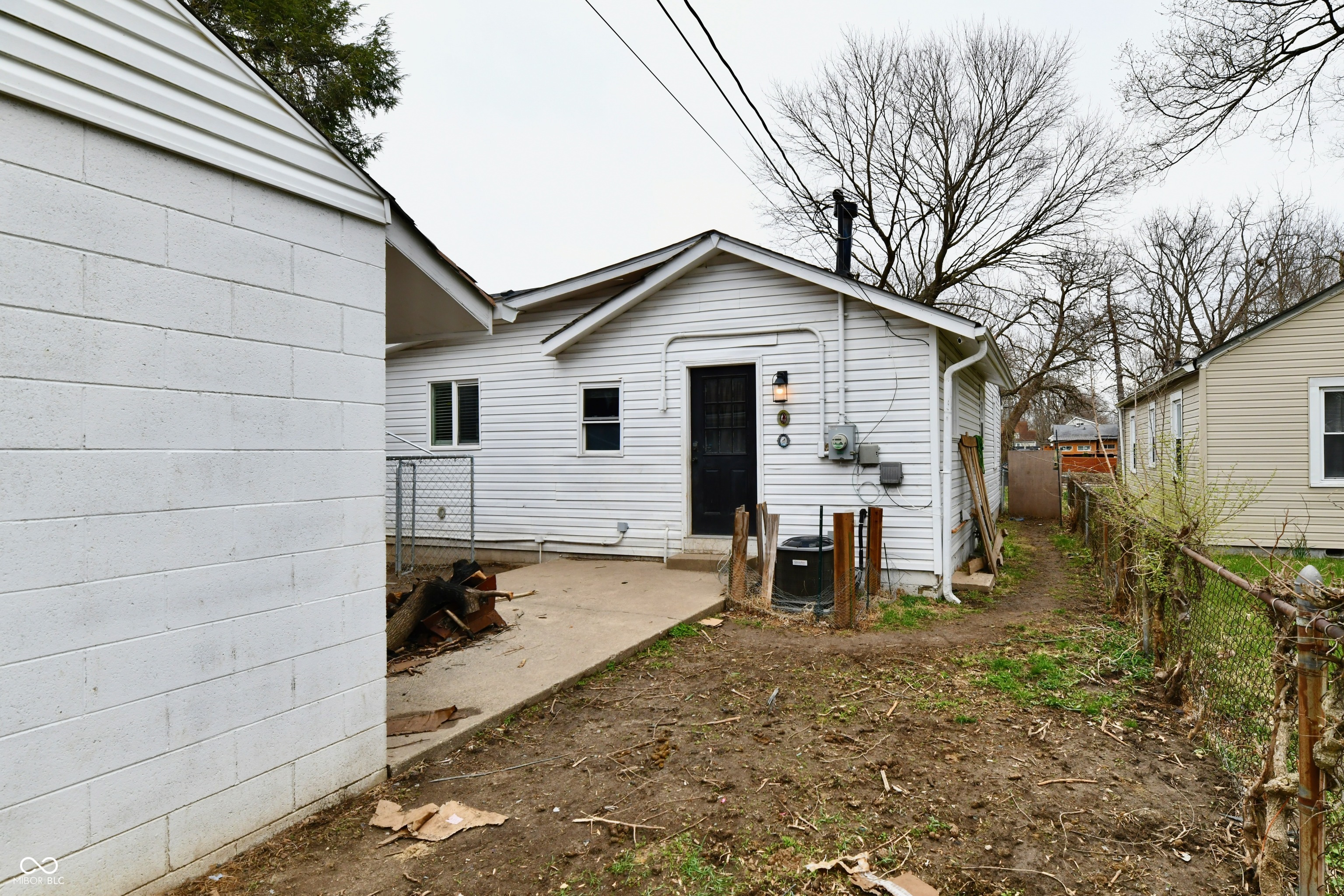 4444 Kingsley Drive