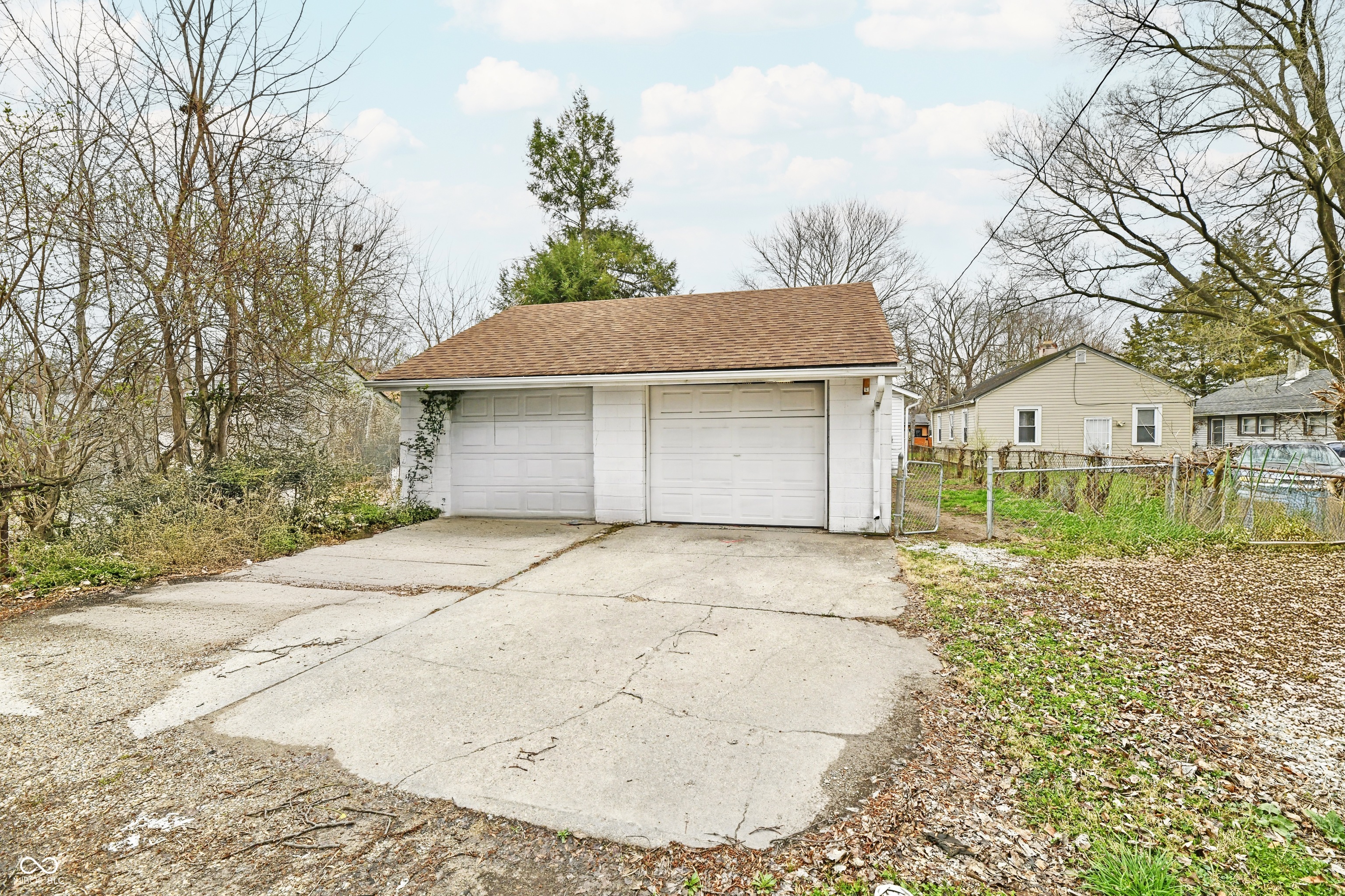 4444 Kingsley Drive