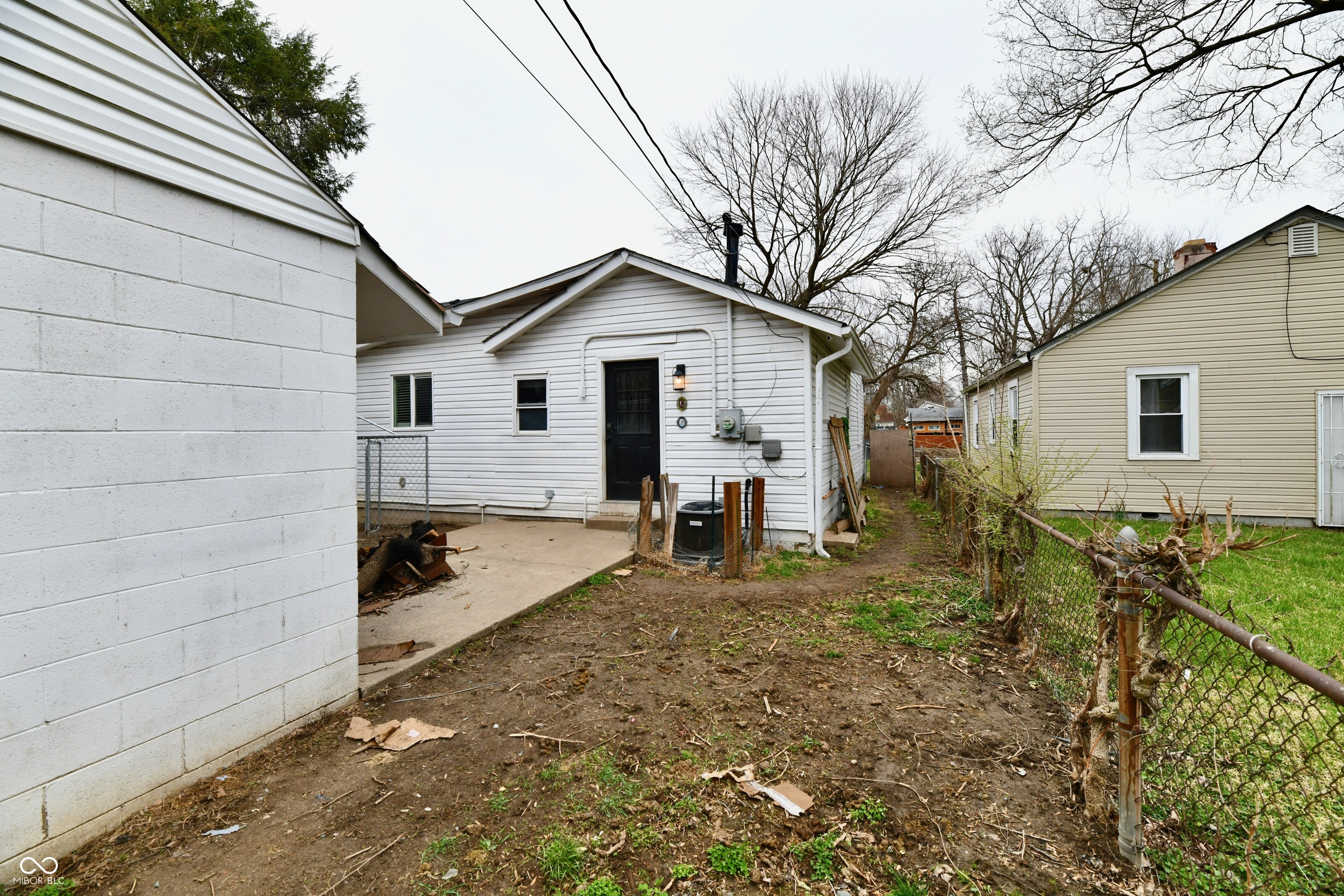 4444 Kingsley Drive