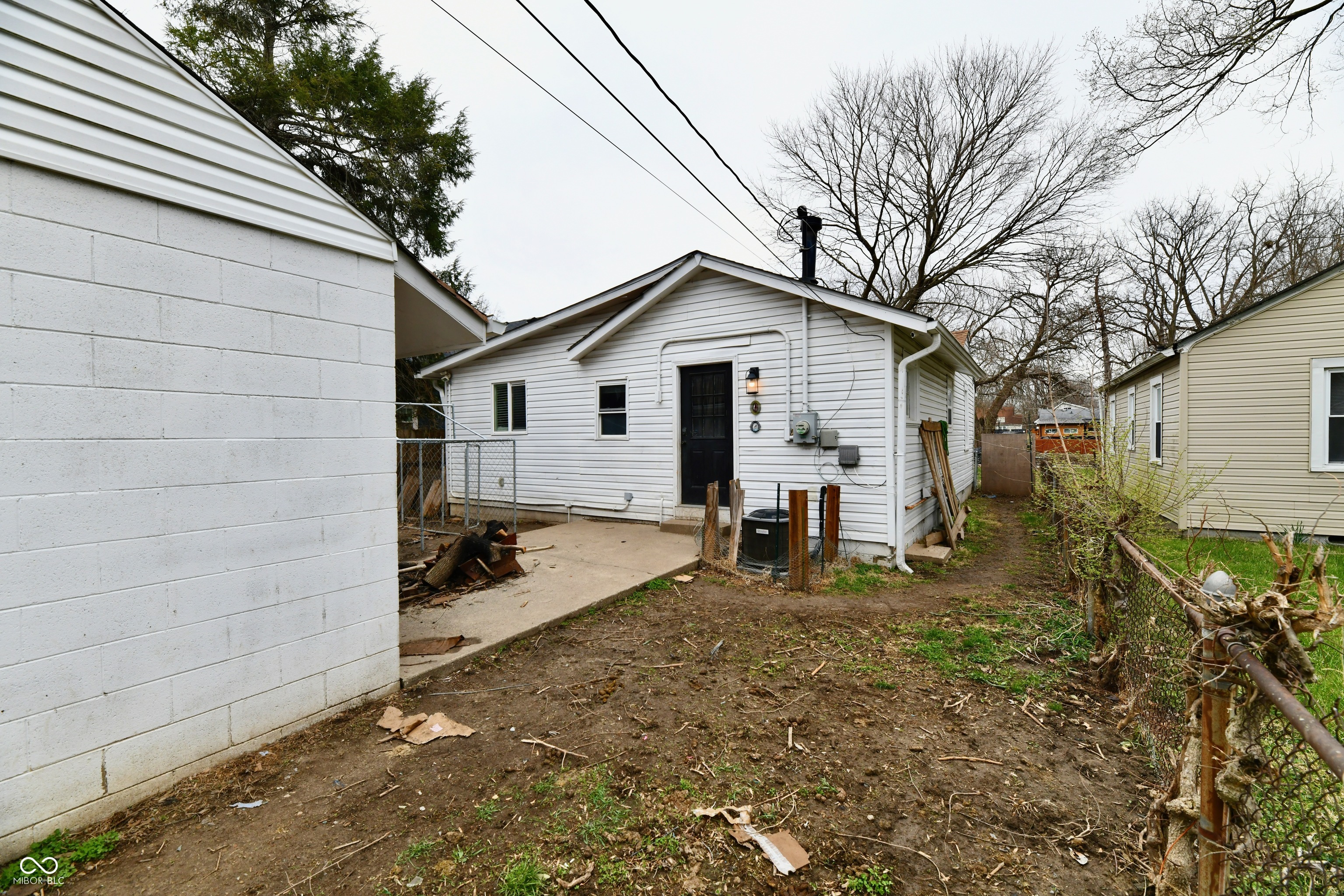4444 Kingsley Drive