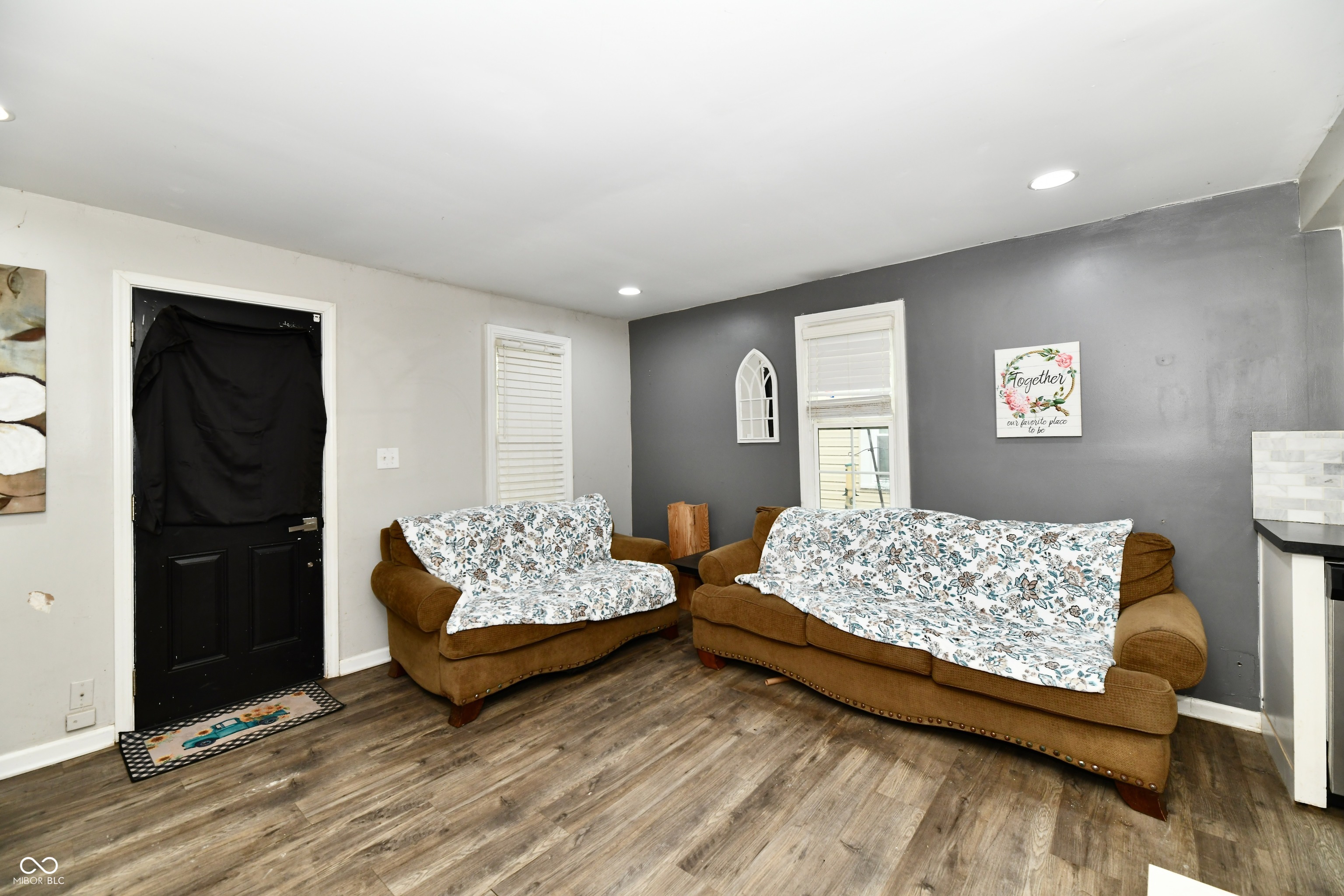 4444 Kingsley Drive