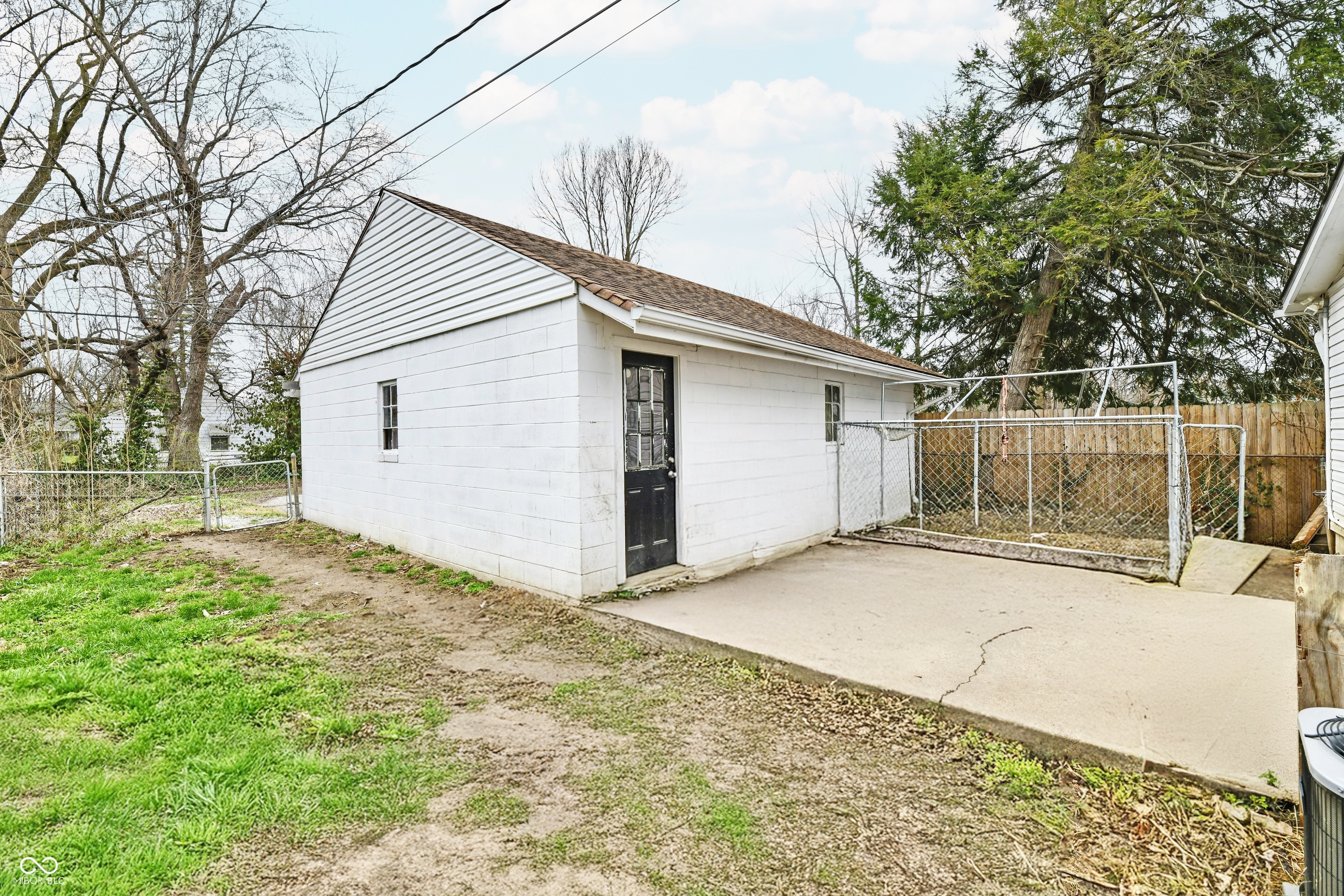 4444 Kingsley Drive