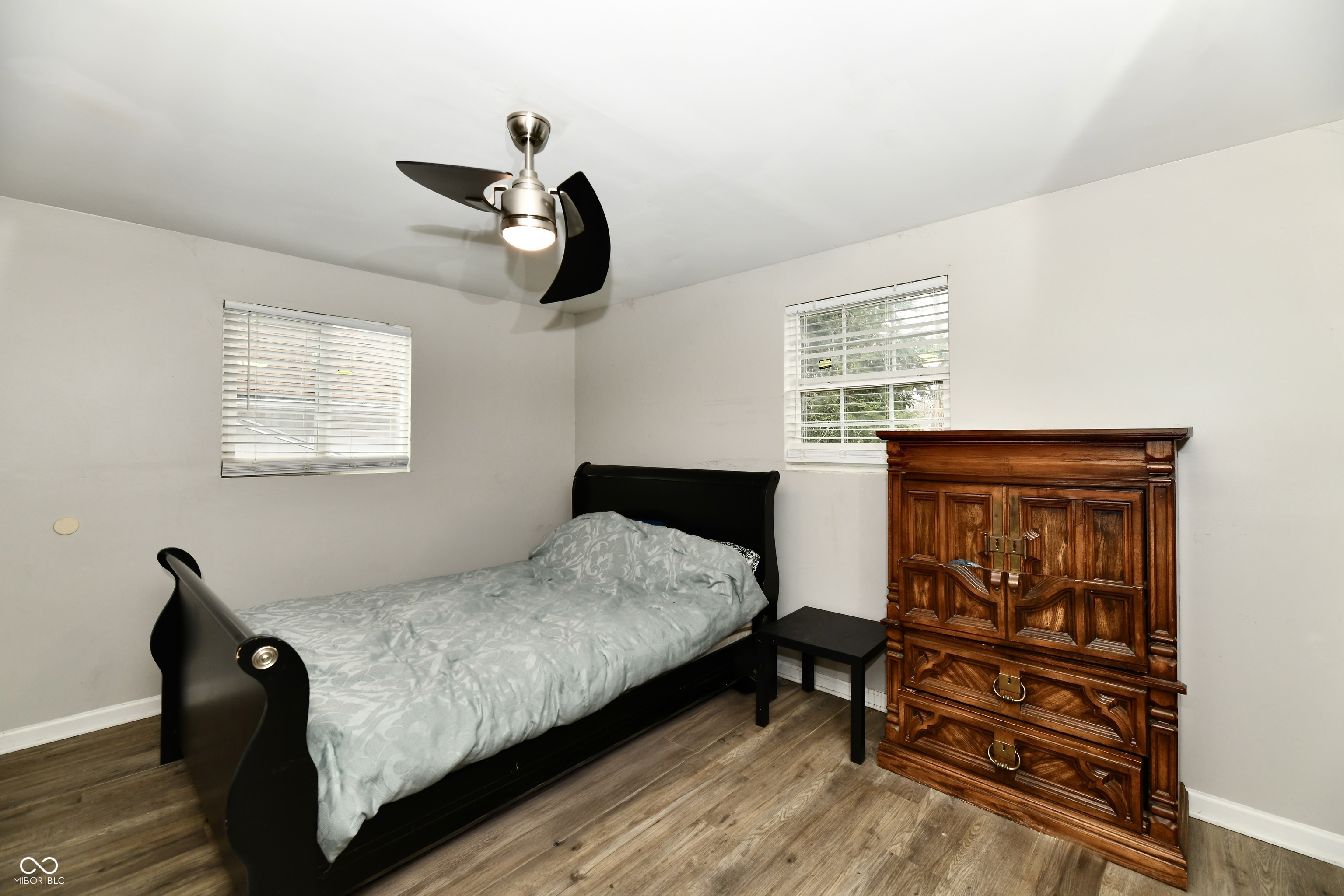 4444 Kingsley Drive