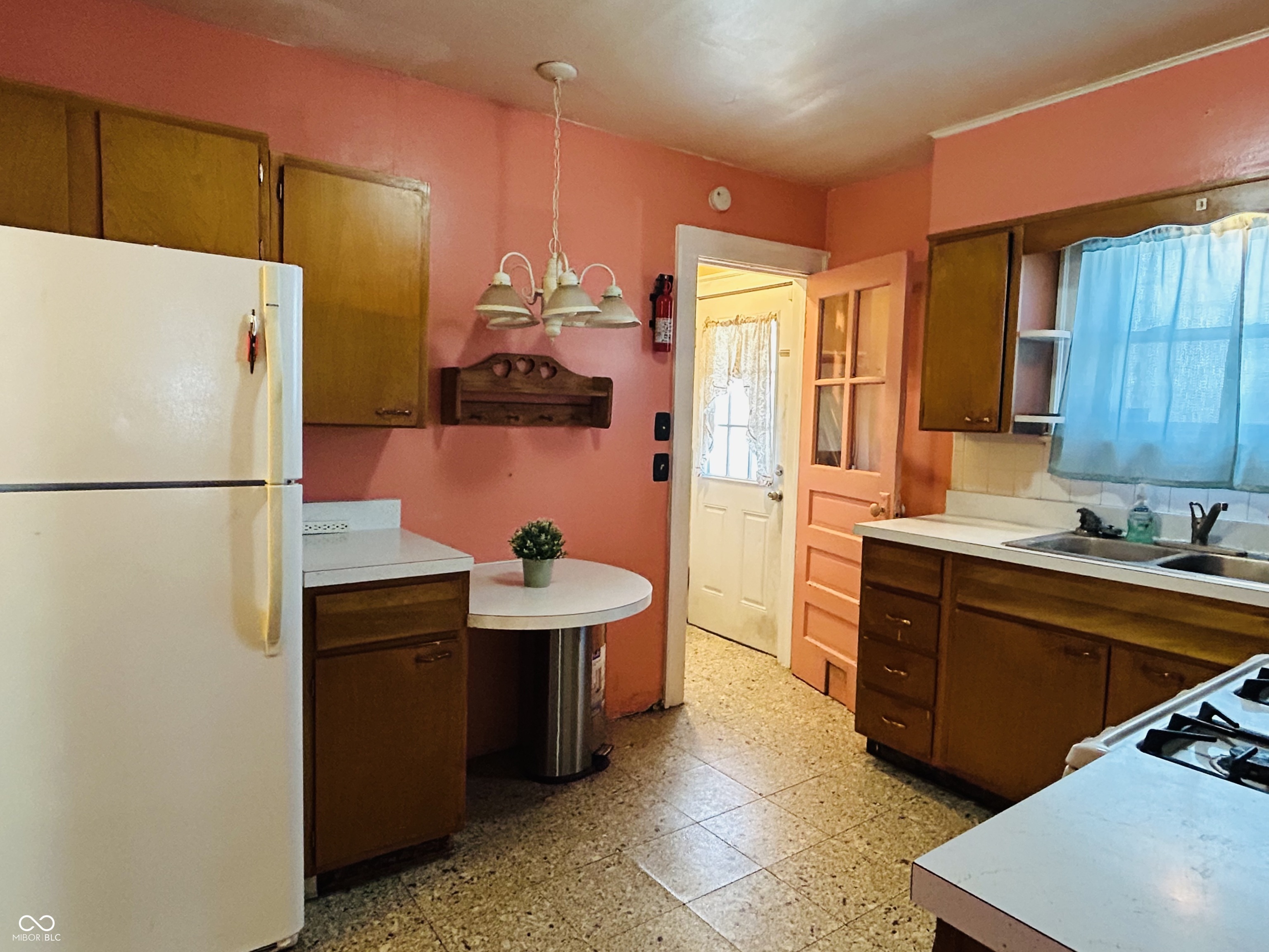 1212 S Moreland Avenue