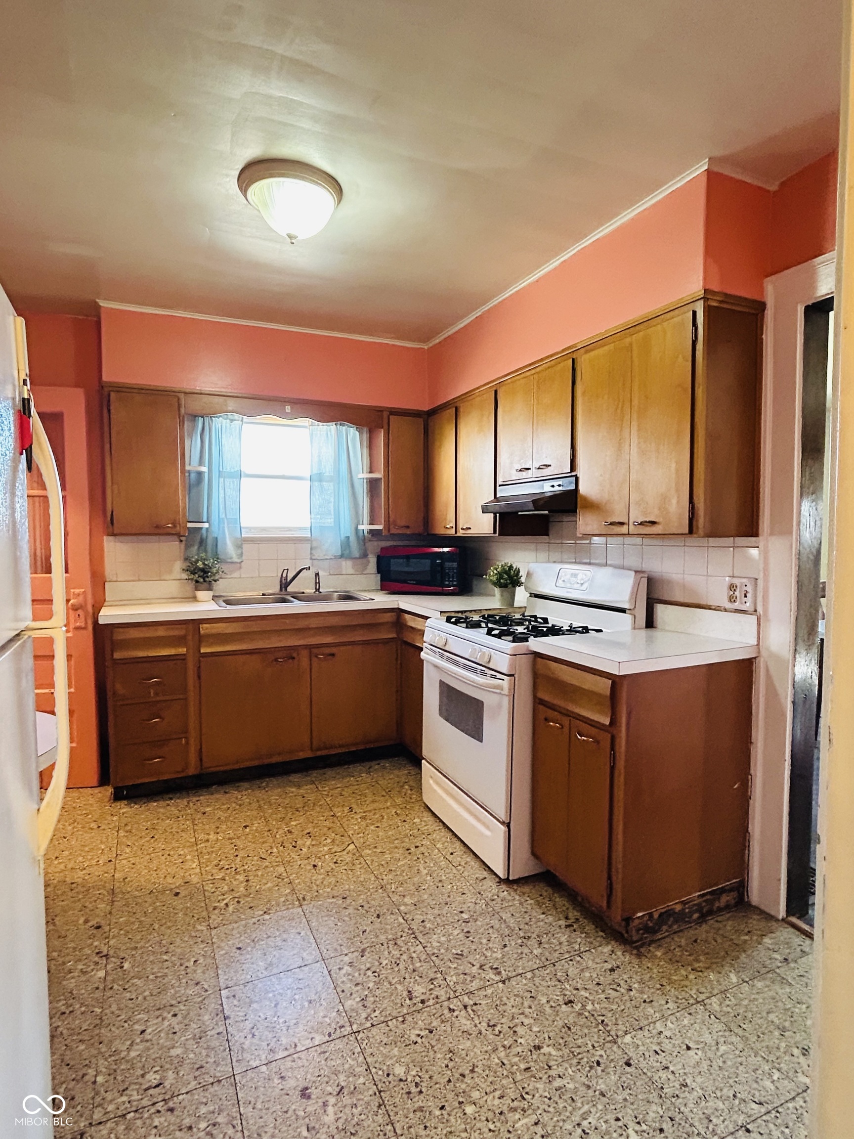 1212 S Moreland Avenue