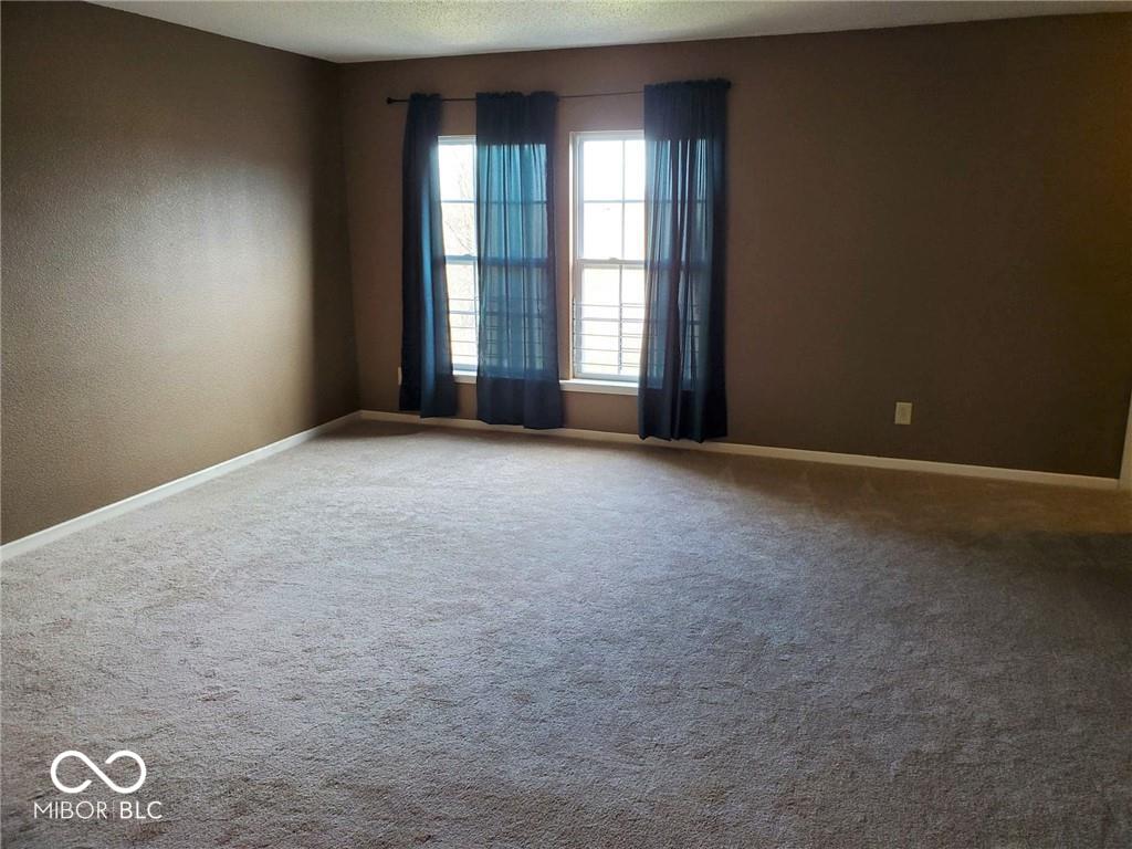 5643 N Rockingham Lane