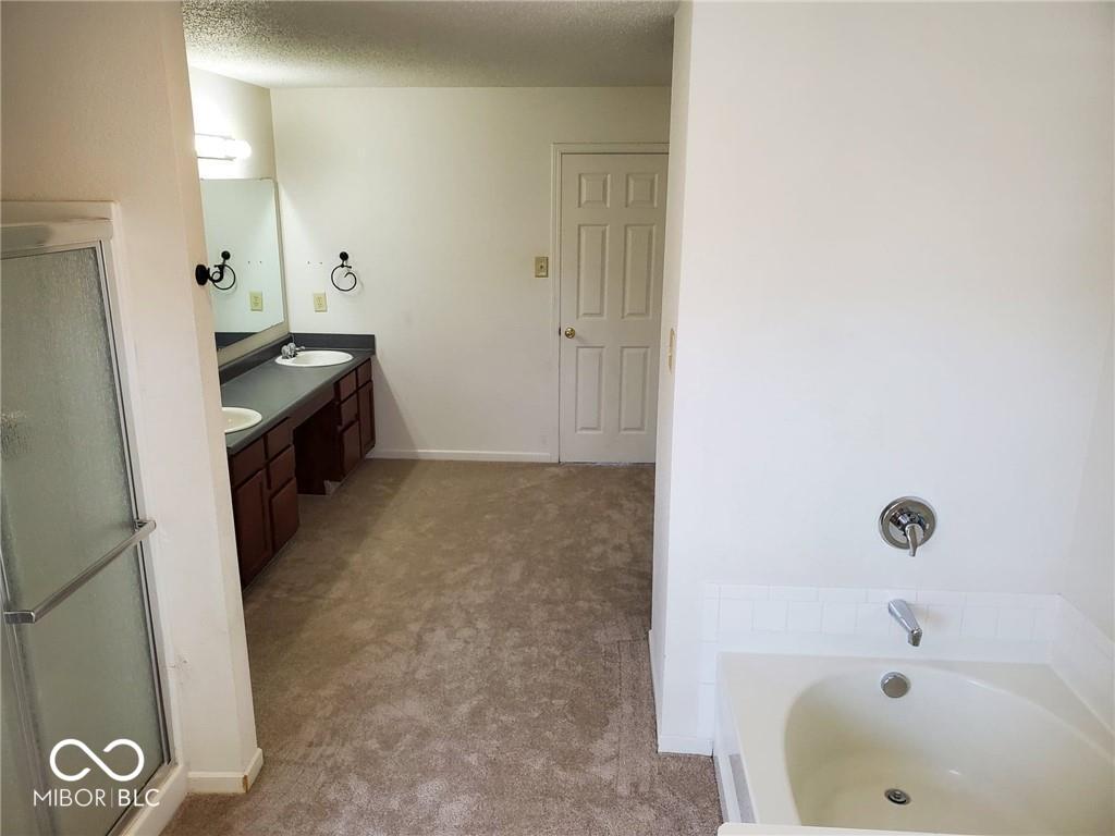 5643 N Rockingham Lane