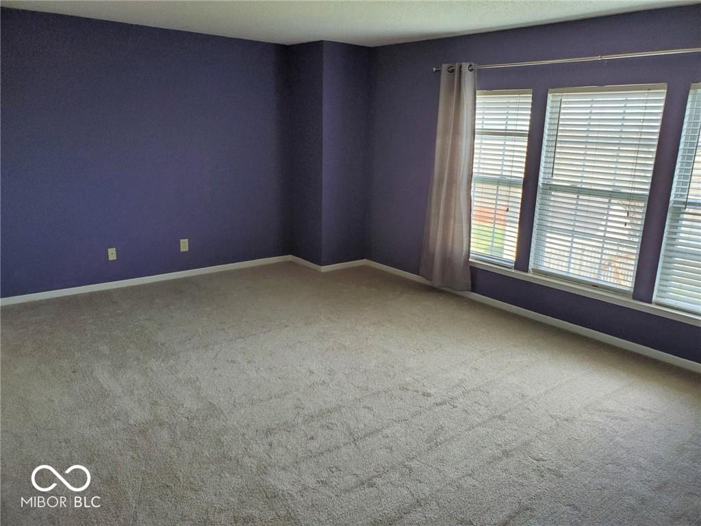 5643 N Rockingham Lane