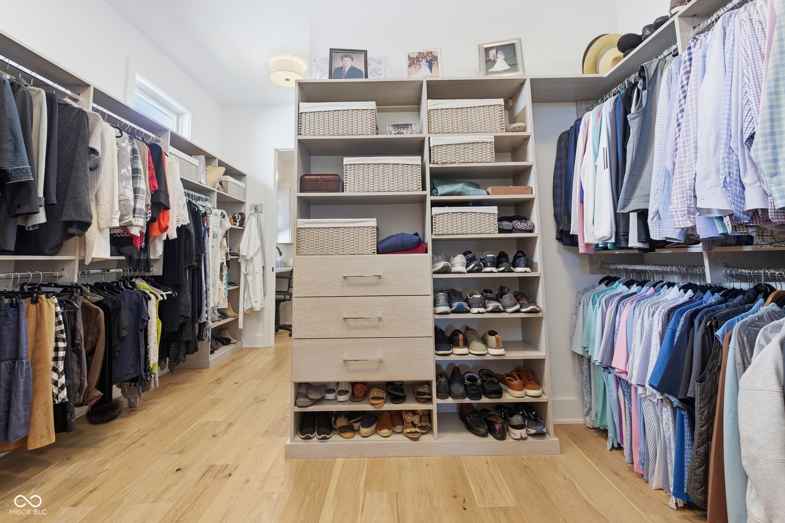 14991 Oak Hollow Lane W