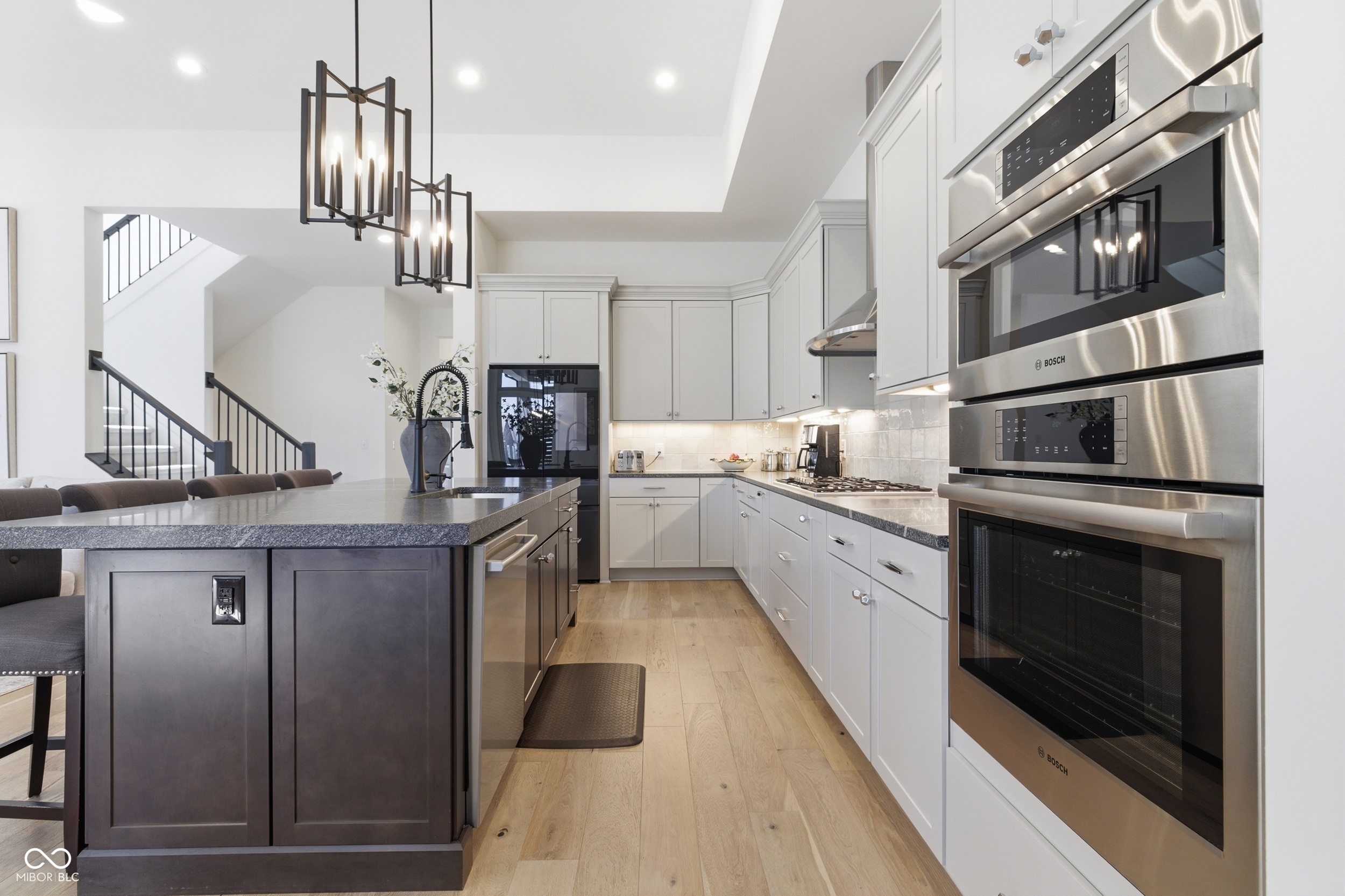 14991 Oak Hollow Lane W