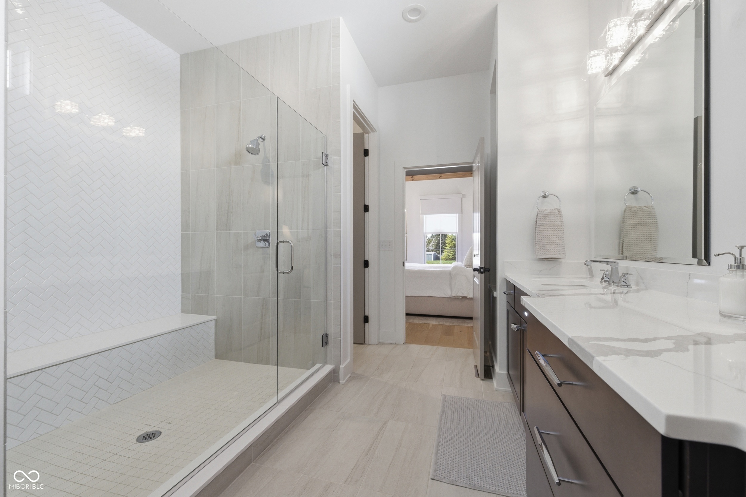 14991 Oak Hollow Lane W