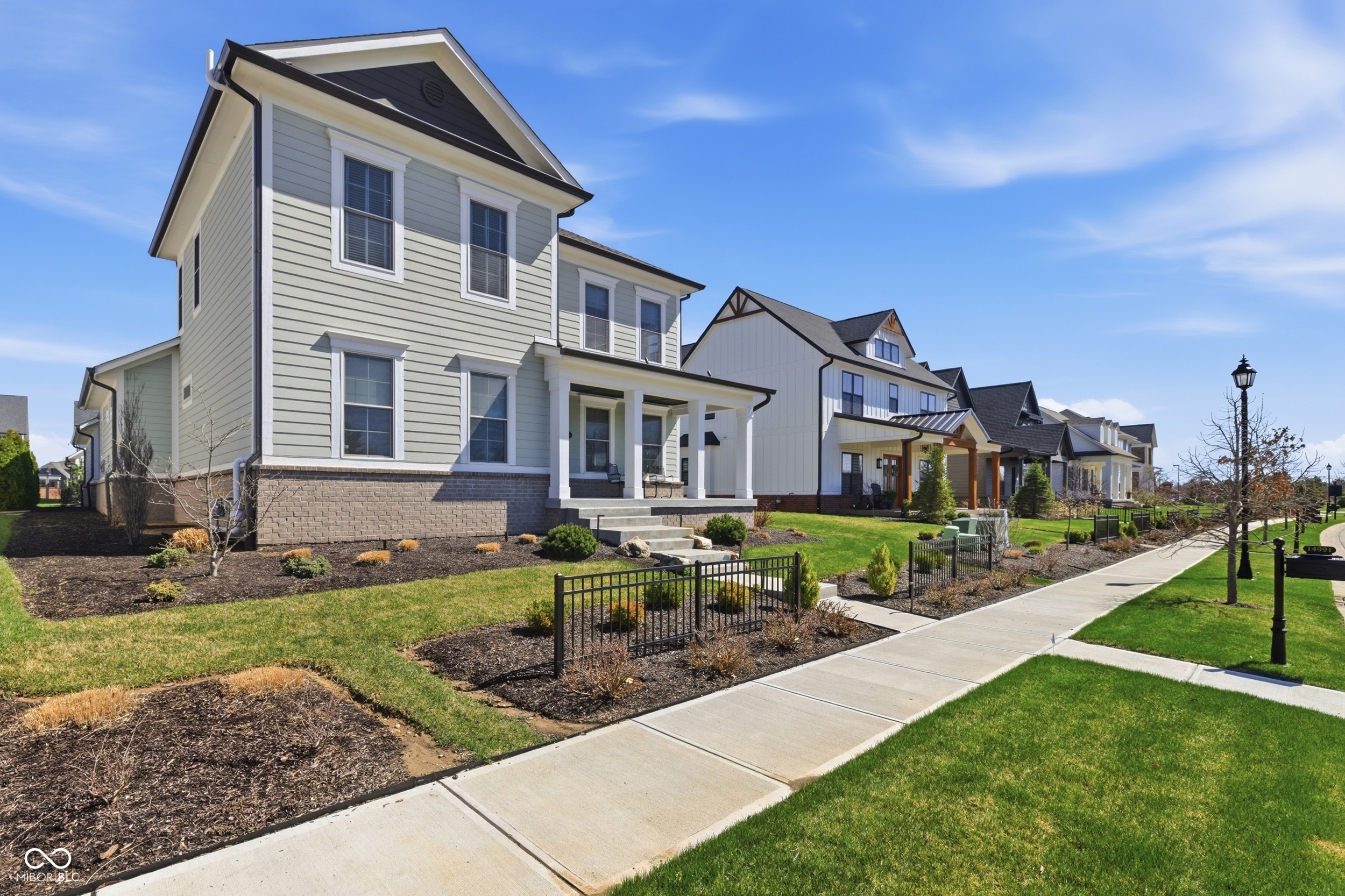 14991 Oak Hollow Lane W