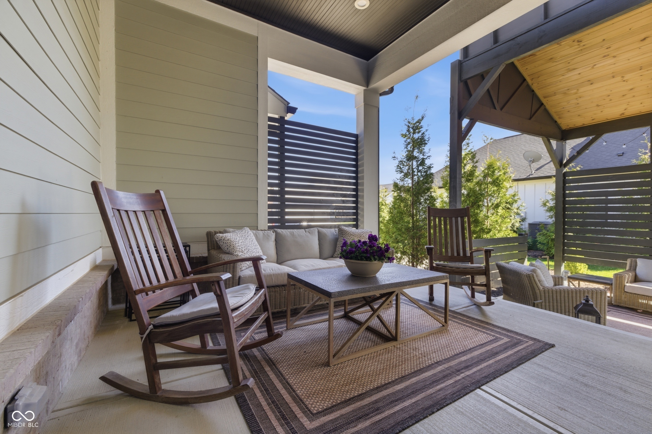 14991 Oak Hollow Lane W