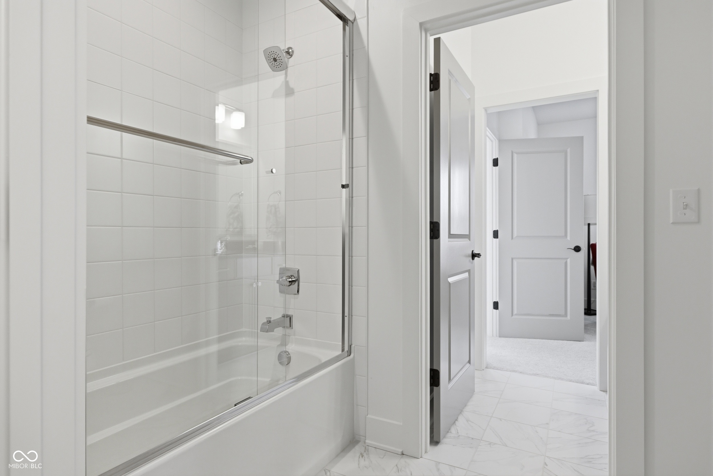 14991 Oak Hollow Lane W