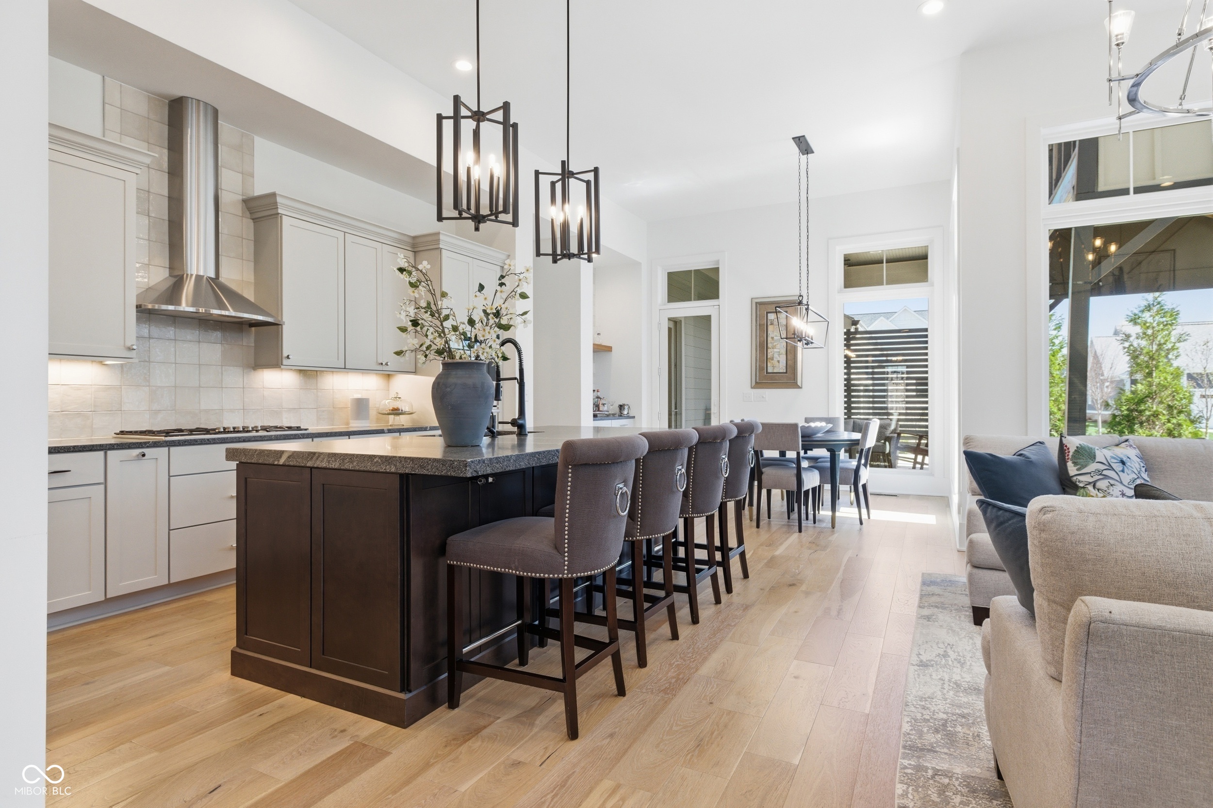 14991 Oak Hollow Lane W